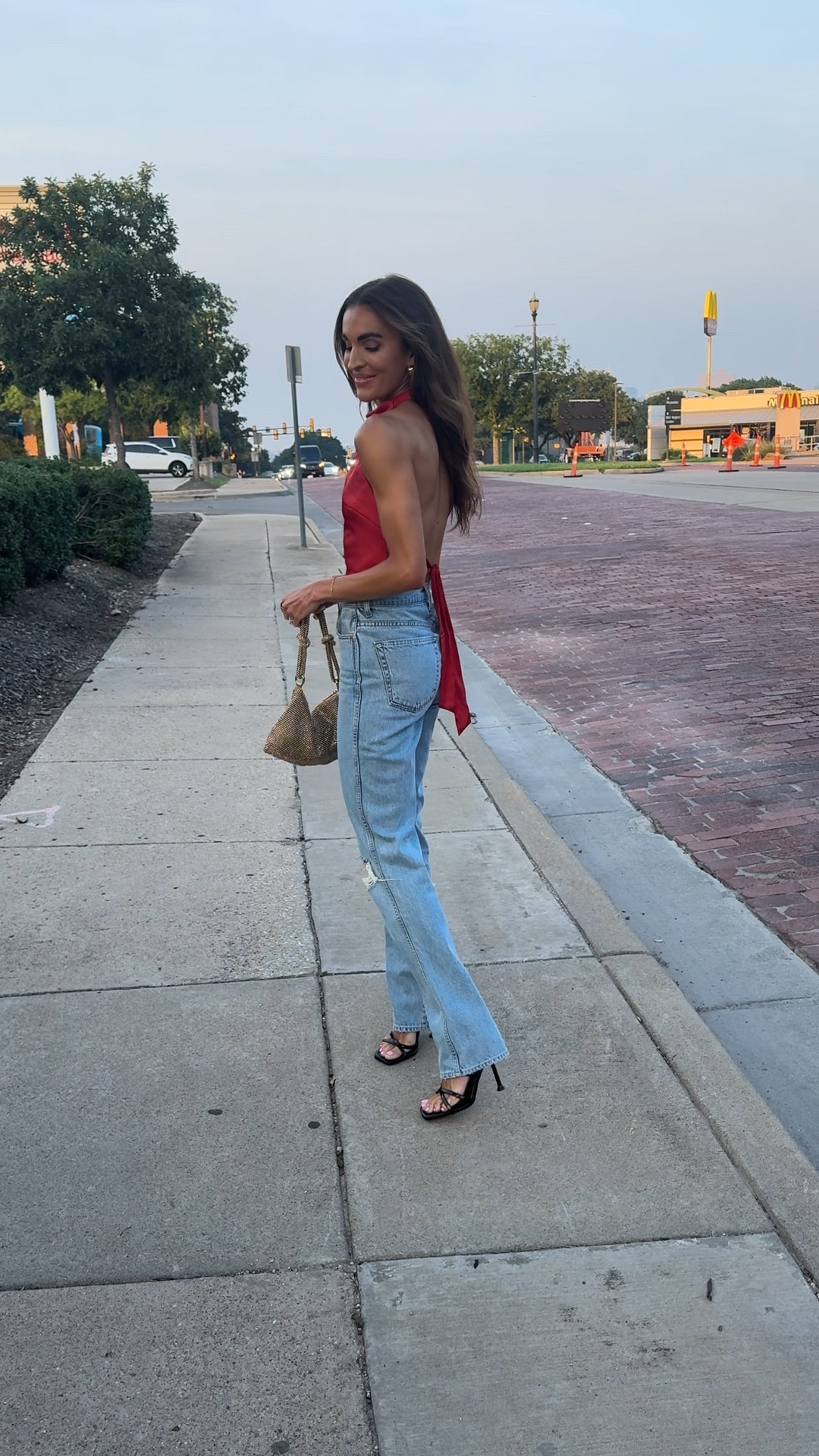 this body glow gives you an instant tan and shimmer!! so pretty!

#LTKBeauty