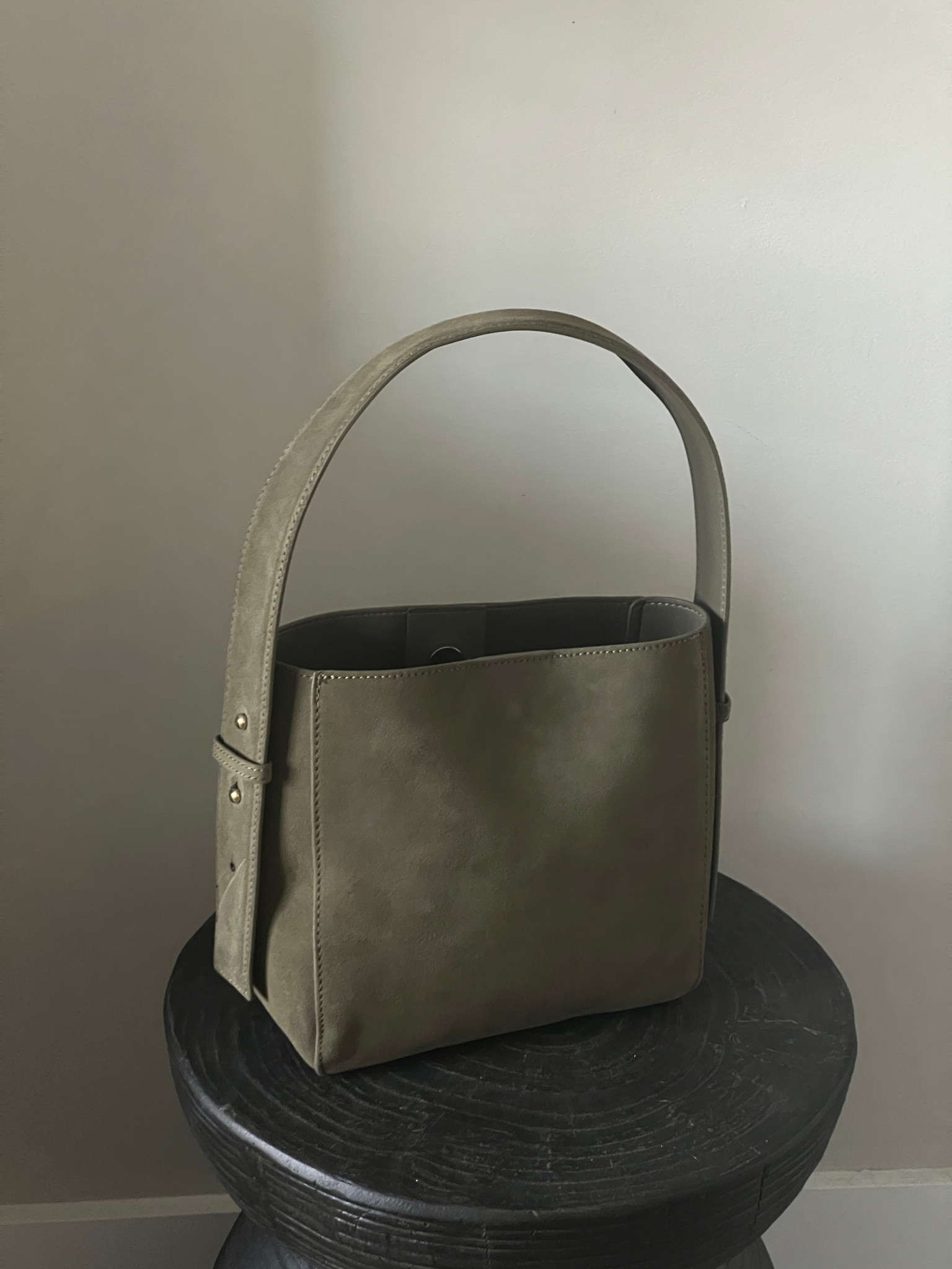 This green suede hand bag is probably my favorite recent purchase. This color goes with literally everything! Perfect for the summer and it’ll also look great in the fall! 