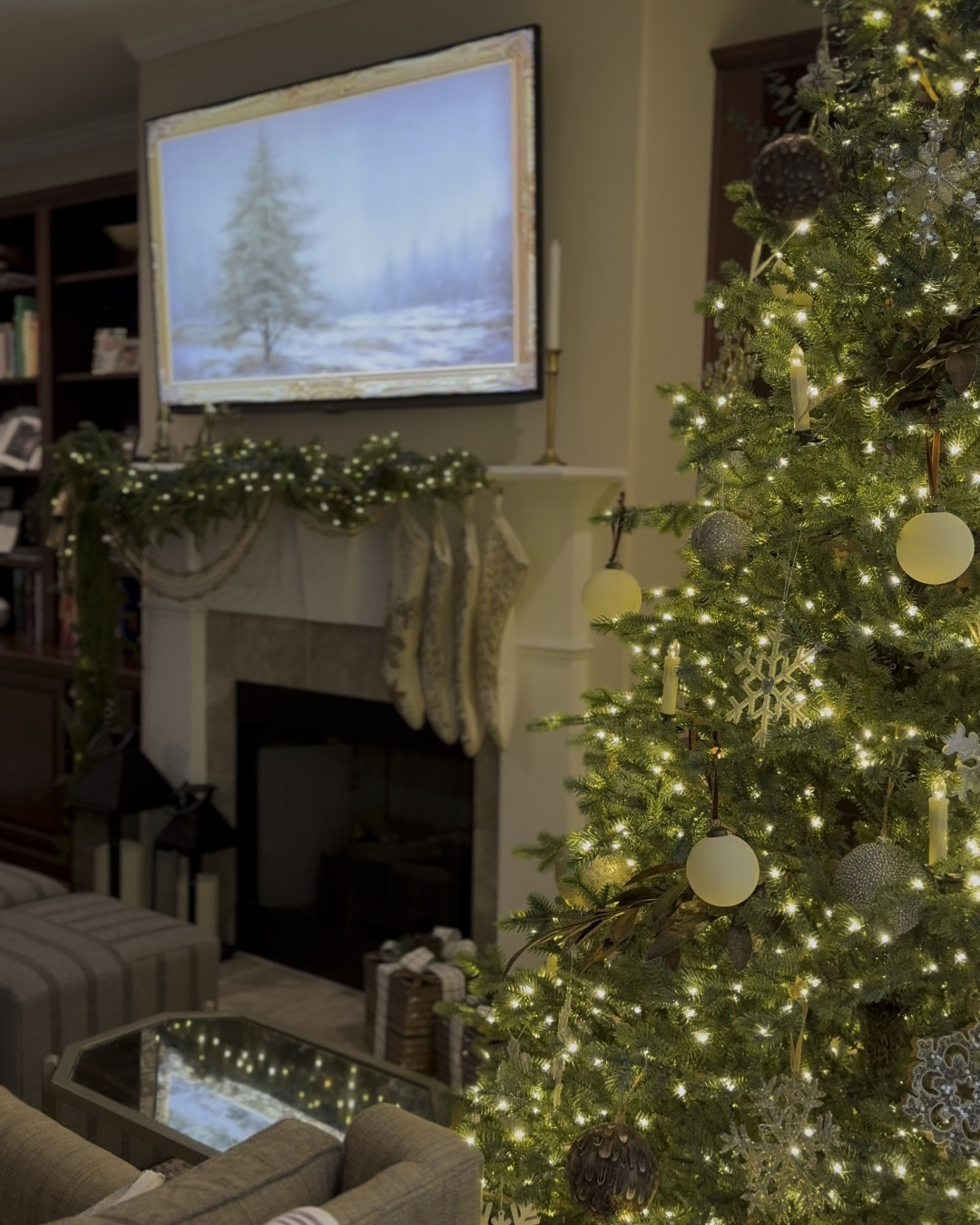 Charming days and cozy evenings by the Christmas tree. 🎄✨

We’re preparing for Thanksgiving but having the soft lit beauty of a Christmas tree makes the season feel so special.
.
.
.
.
.
#christmas
#christmastree
#thanksgiving
#holiday
#seasonal

#LTKHome #LTKHoliday #LTKSeasonal