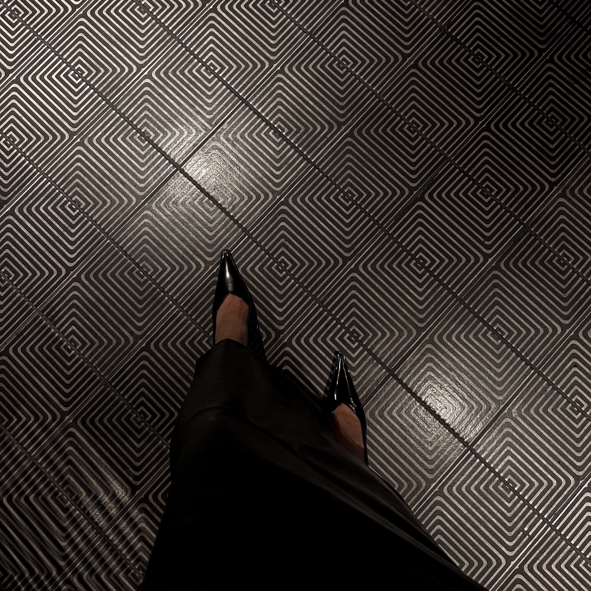 Silver tip pumps 🩶 pictured pumps are from Mango but no longer available 

#LTKootd #LTKHoliday #LTKSeasonal