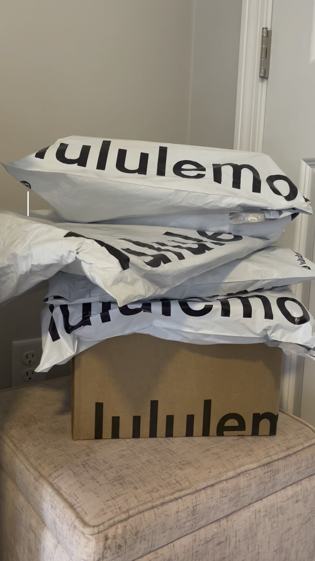 Get them while there in stock! These sell out so fast! The totes are my favorite 🎀

#LTKstyletip #LTKitbag #LTKfindsunder100