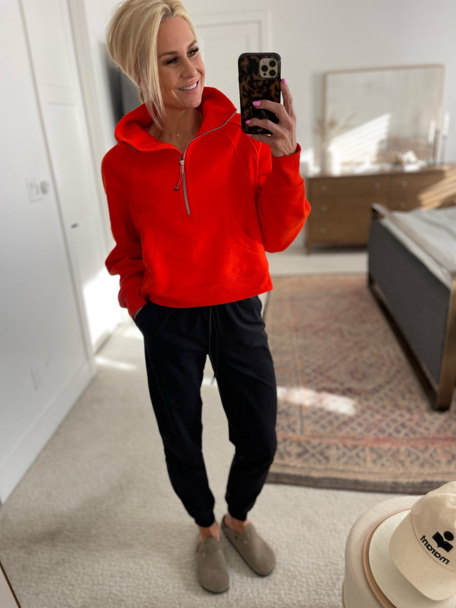 Lululemon joggers, pullover and birks! 
Everything runs TTS. 
📣 exact Birkenstocks available in sizes 38, 39 & 41! I suggest sizing up!!!
Wearing Joggers size 6, pullover M/L
Casual, travel look


#LTKtravel #LTKFind #LTKSeasonal