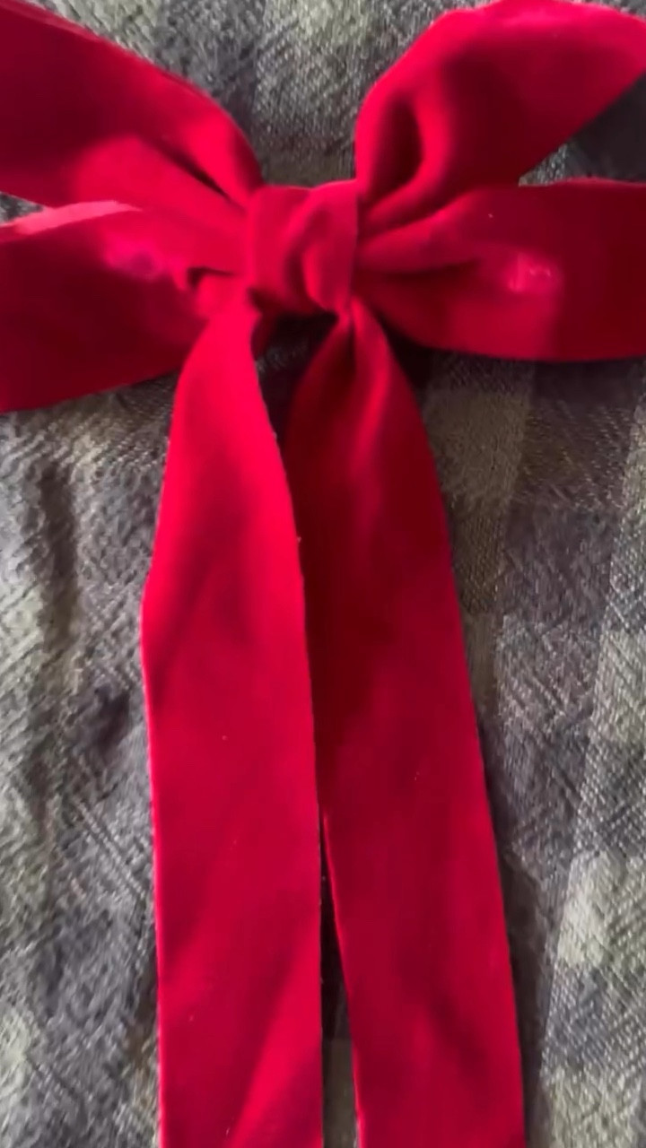 If you're not adding bows to your Christmas tree... you're missing the magic.
Little touches matter. Bows instantly make your tree look intentional and expensive without spending a fortune.
Quick tips:
• Use wired ribbon (it holds shape way better)
• Mix sizes: large for filler, small for detail
• Tuck them into the branches, don't hang them Follow for more.

Link in LTK
#christmastree  #christmasdecor