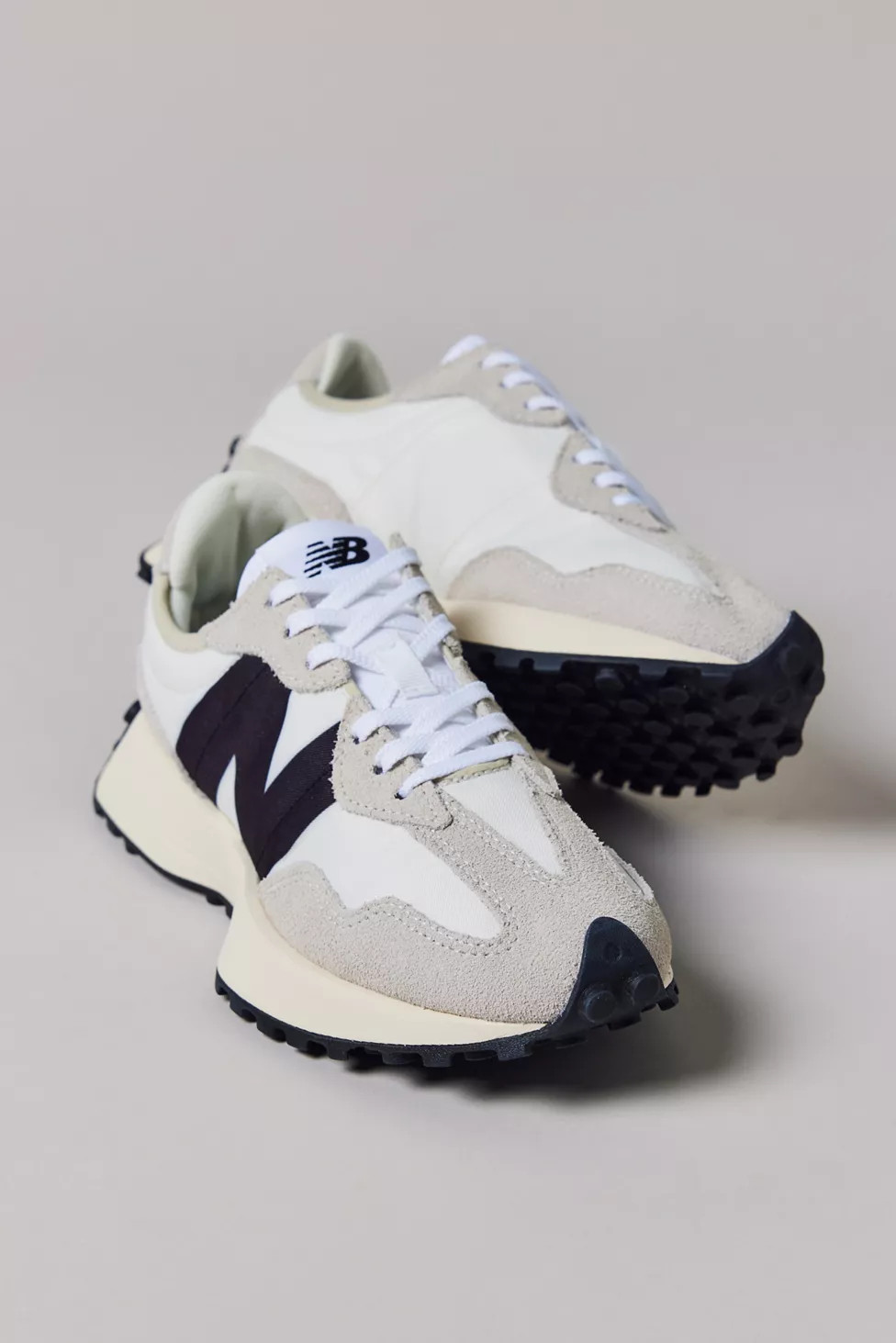 New Balance Women’s 327 Sneaker | Urban Outfitters (US and RoW)