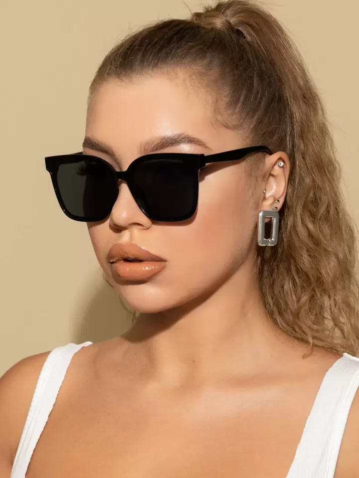 1pc Women's Fashionable Square Plastic Classic Sunglasses, Suitable For Daily Wear, Travel, Comes... | SHEIN