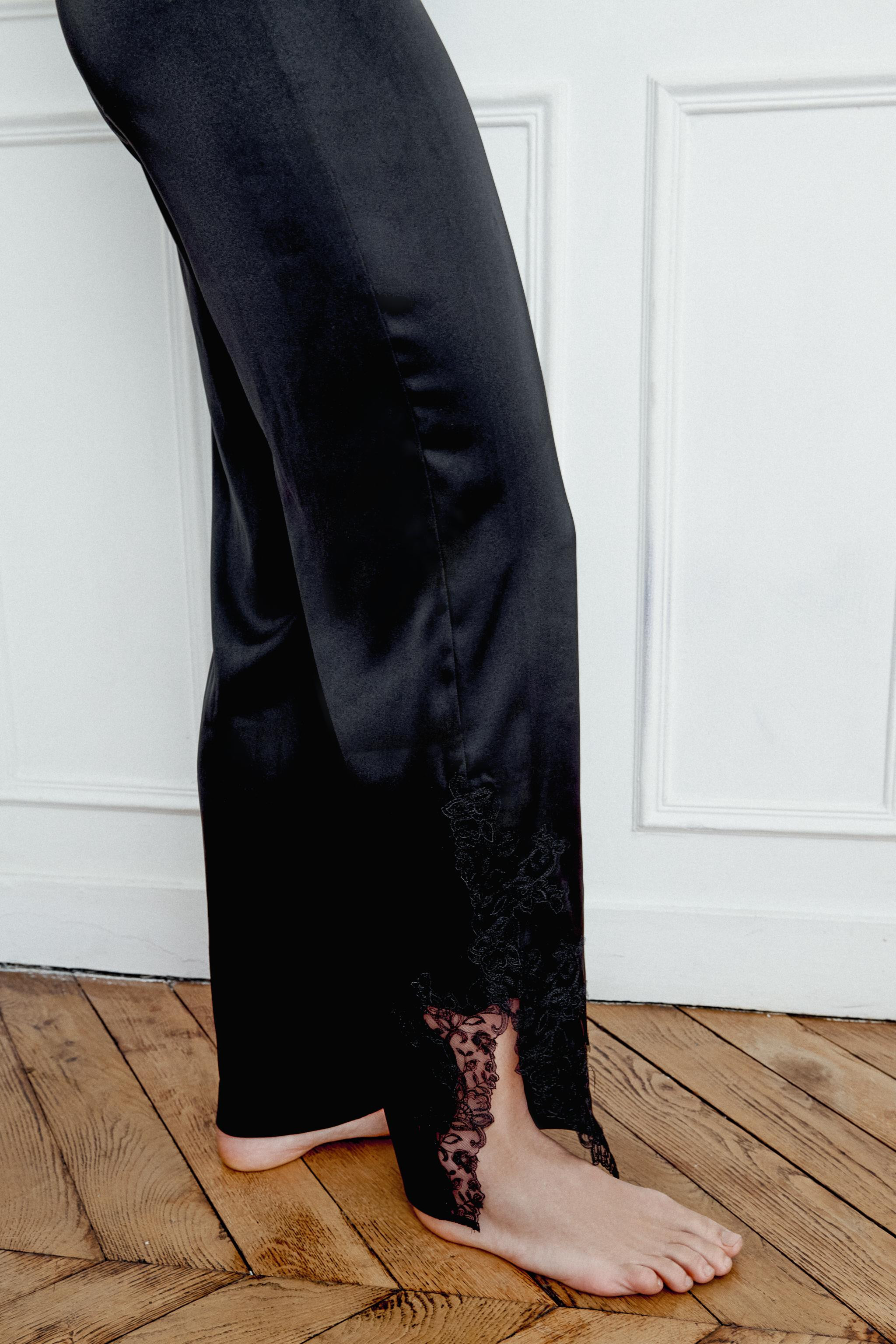 PANTALON SATINÉ DENTELLE | Zara US