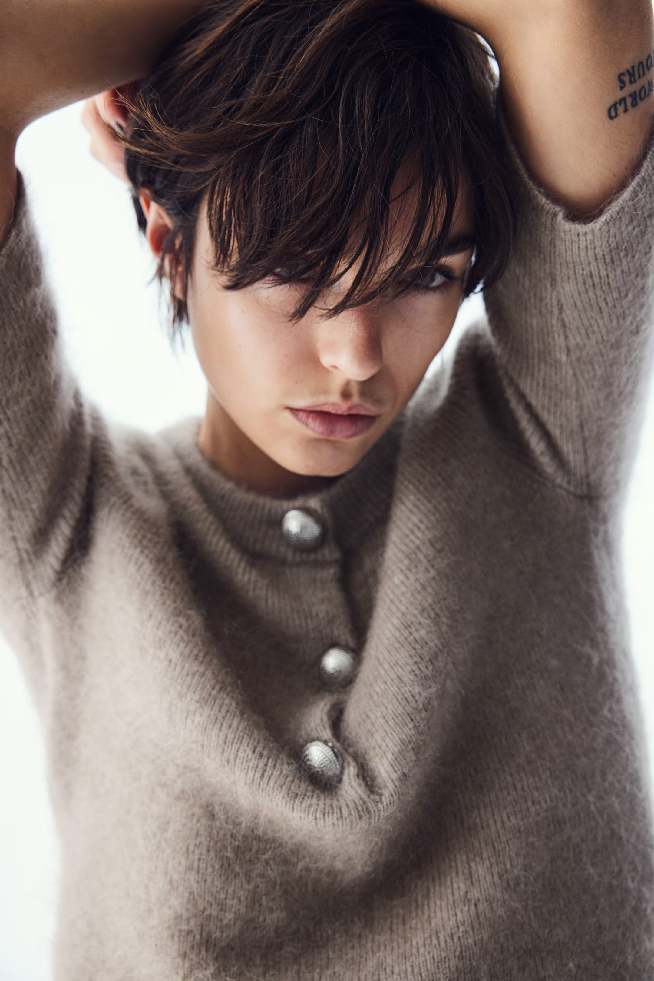 Pullover aus Mohairmix mit Zierknöpfen | H&M (DE, AT, CH, NL, FI)