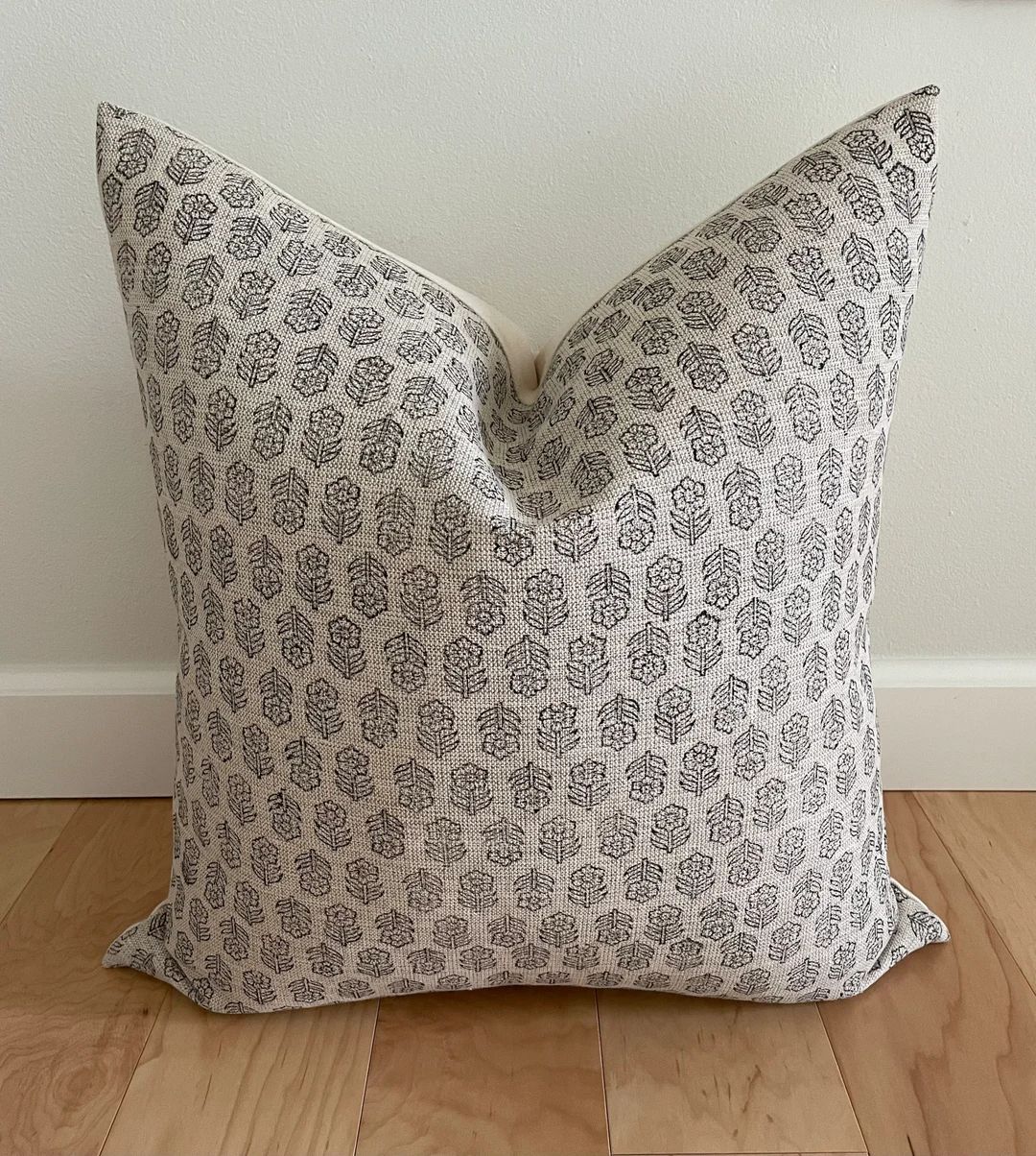 Flower print pillow cover | Throw pillow | decorative pillow | accent pillow | farmhouse pillow |... | Etsy (US)