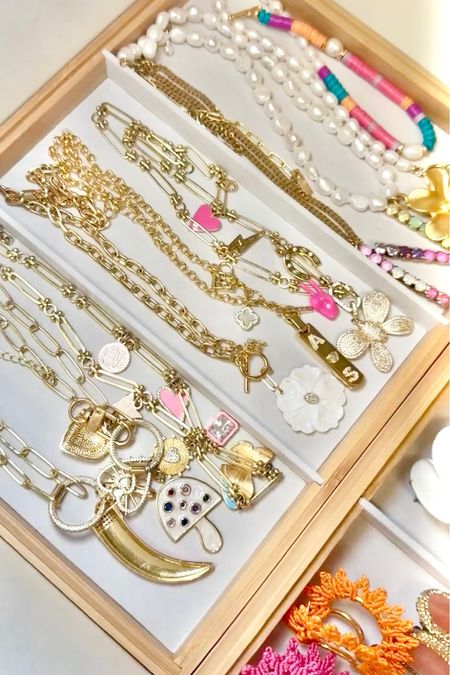 Products we ❤️. These jewelry organizers are our fave because they come in a few different styles so you can mix and match based on the type of jewelry you have. Best part? They’re sold at Target! 

#LTKhome