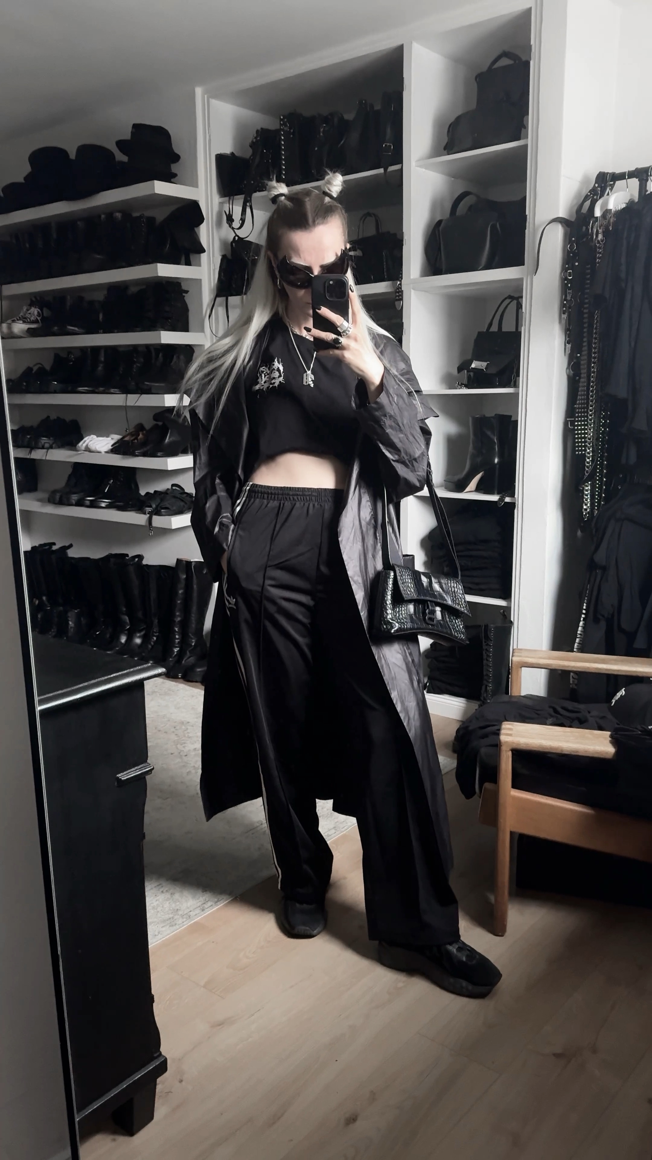 Like a villain 🦇

#summergoth #summerdark #wiw #balenciaga #darkstyle #darkaesthetic #darkfaahion #metalhead #girlypop #summeroutfit #outfitinspo #adidas

#LTKdeutschland #LTKeurope #LTKsale