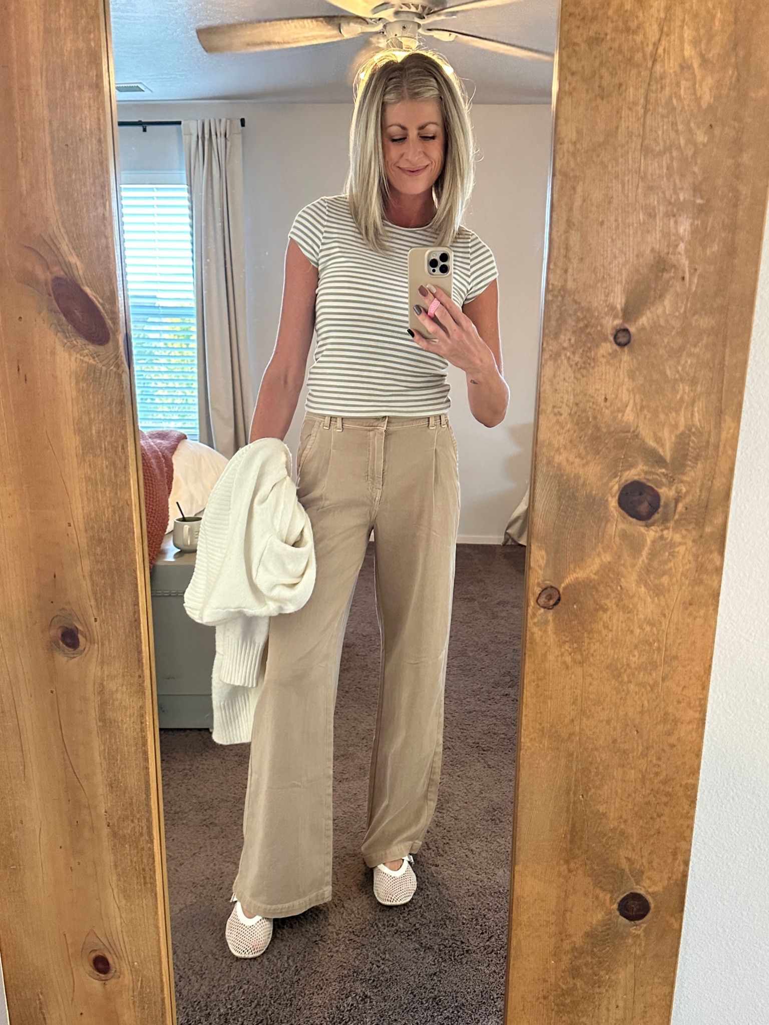 Khakis, wide leg trouser, teacher outfit, ballet flats 