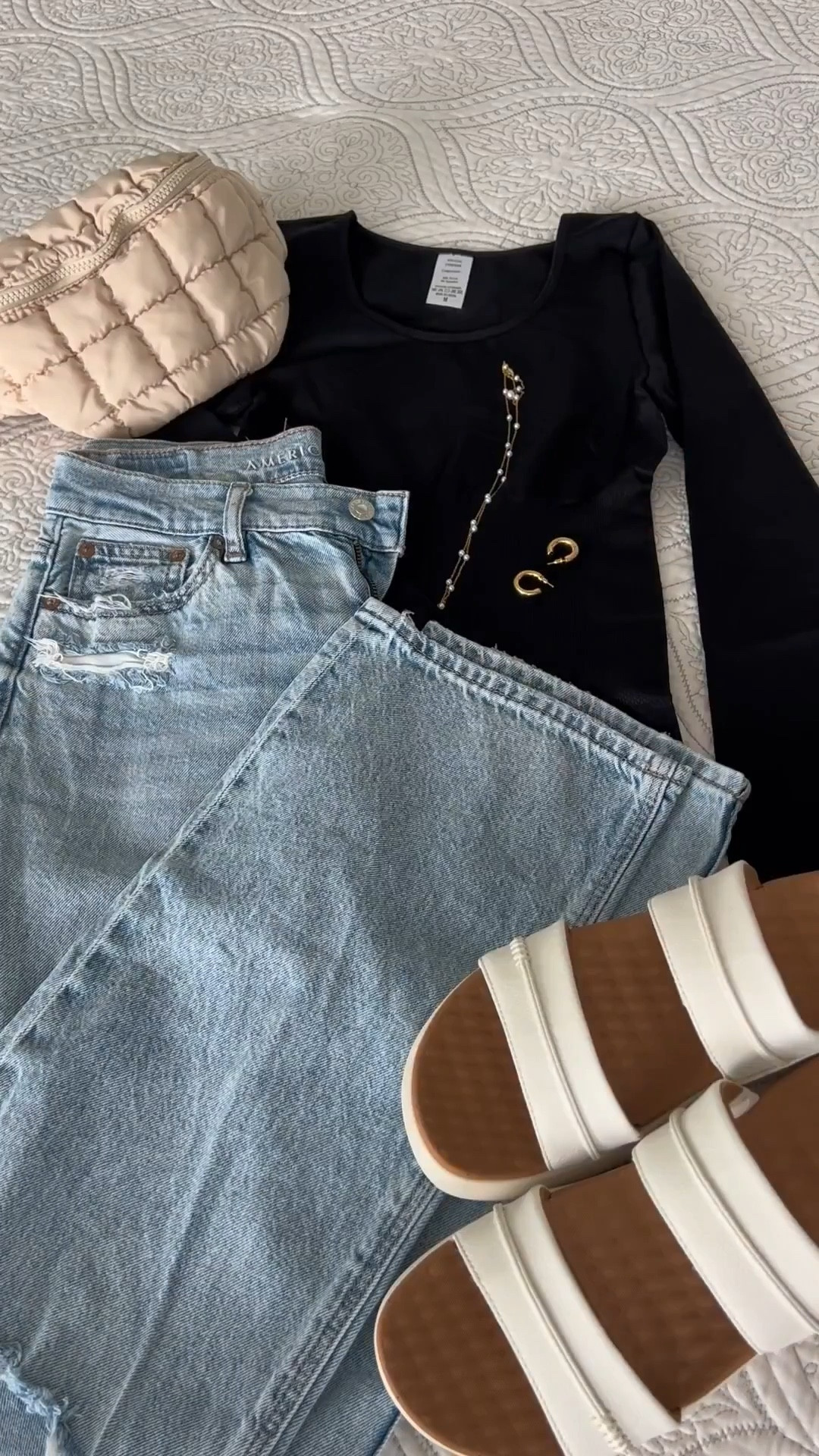 Some pieces just make getting dressed feel easy again 💅🏼
A soft, sculpted base paired with lived in denim and little details that quietly pull everything together. Effortless, a little elevated, and made for repeat wear 🖤

#SoftStyle #EverydayOOTD #LTKStyle #EffortlessWardrobe #MinimalChic #OutfitInspo #ClosetStaples #NeutralStyle #StyledSimply #OOTDFashion

#LTKSeasonal #LTKSaleAlert #LTKootd
