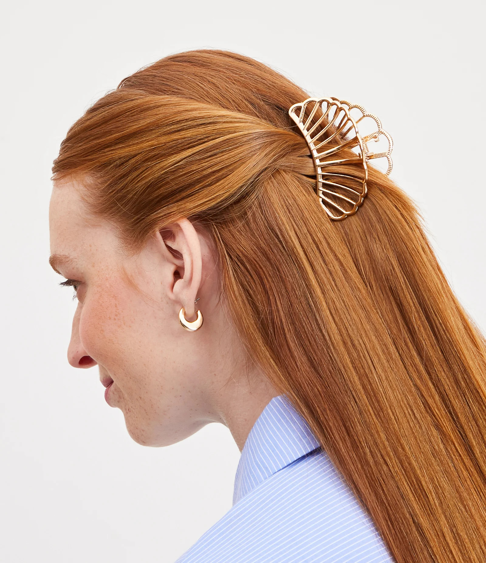 Piranha de Cabelo em Metal com Formato de Concha Dourado - Lojas Renner | Renner (BR)