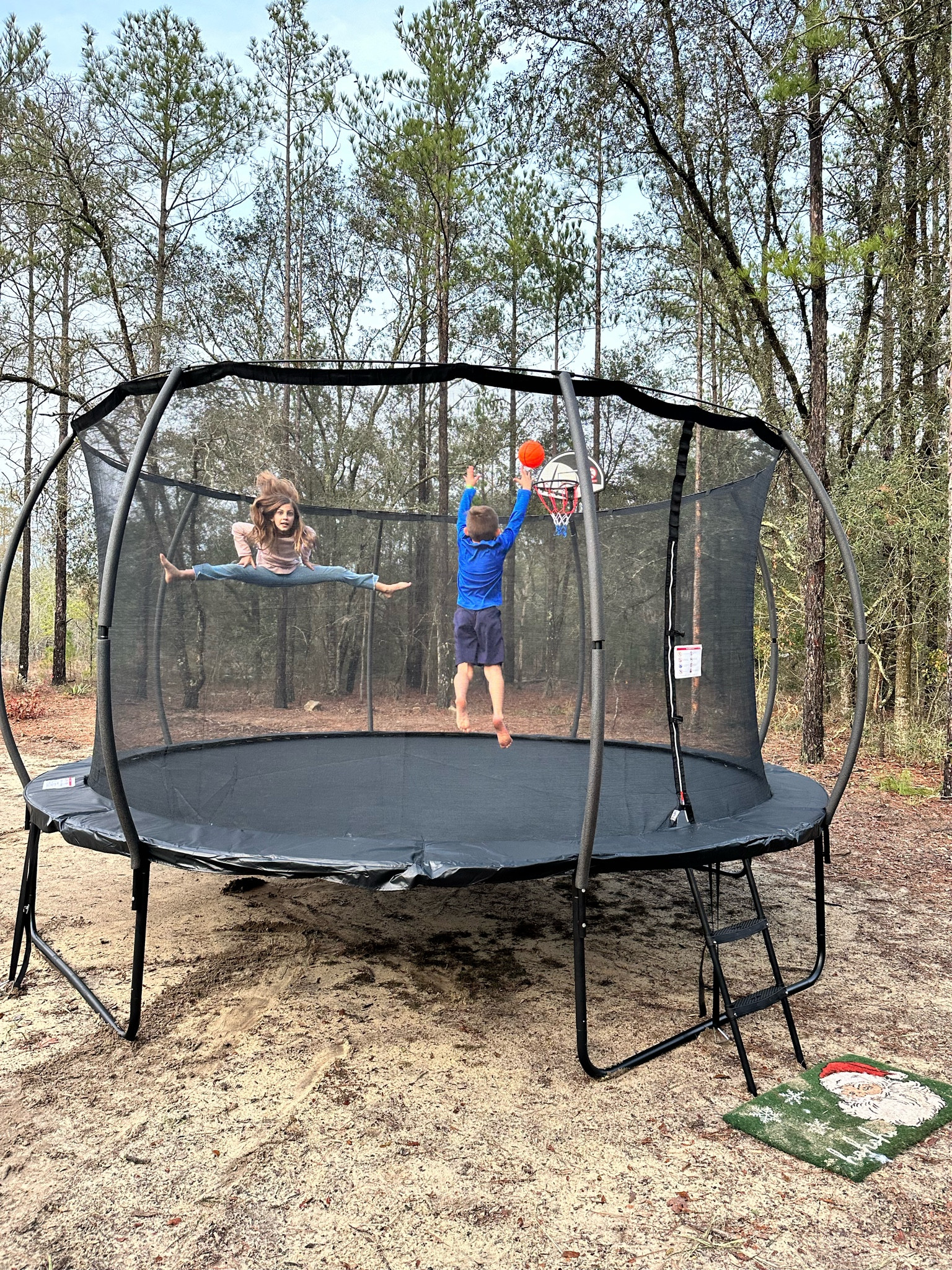 Trampoline with Safety Net
14 ft. 1400 lbs and comes with a Safety net, basketball goal, a ladder, and tie down straps! Perfect for lots of Littles to get that energy out!!