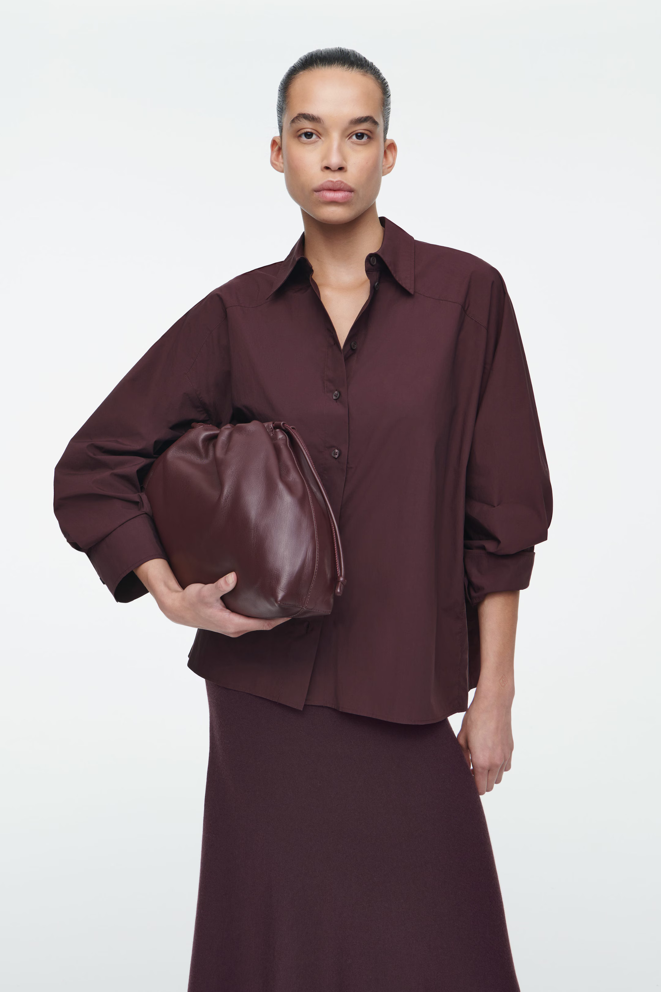 CAVATELLI CLUTCH - LEATHER - BORDEAUX | COS (AU)