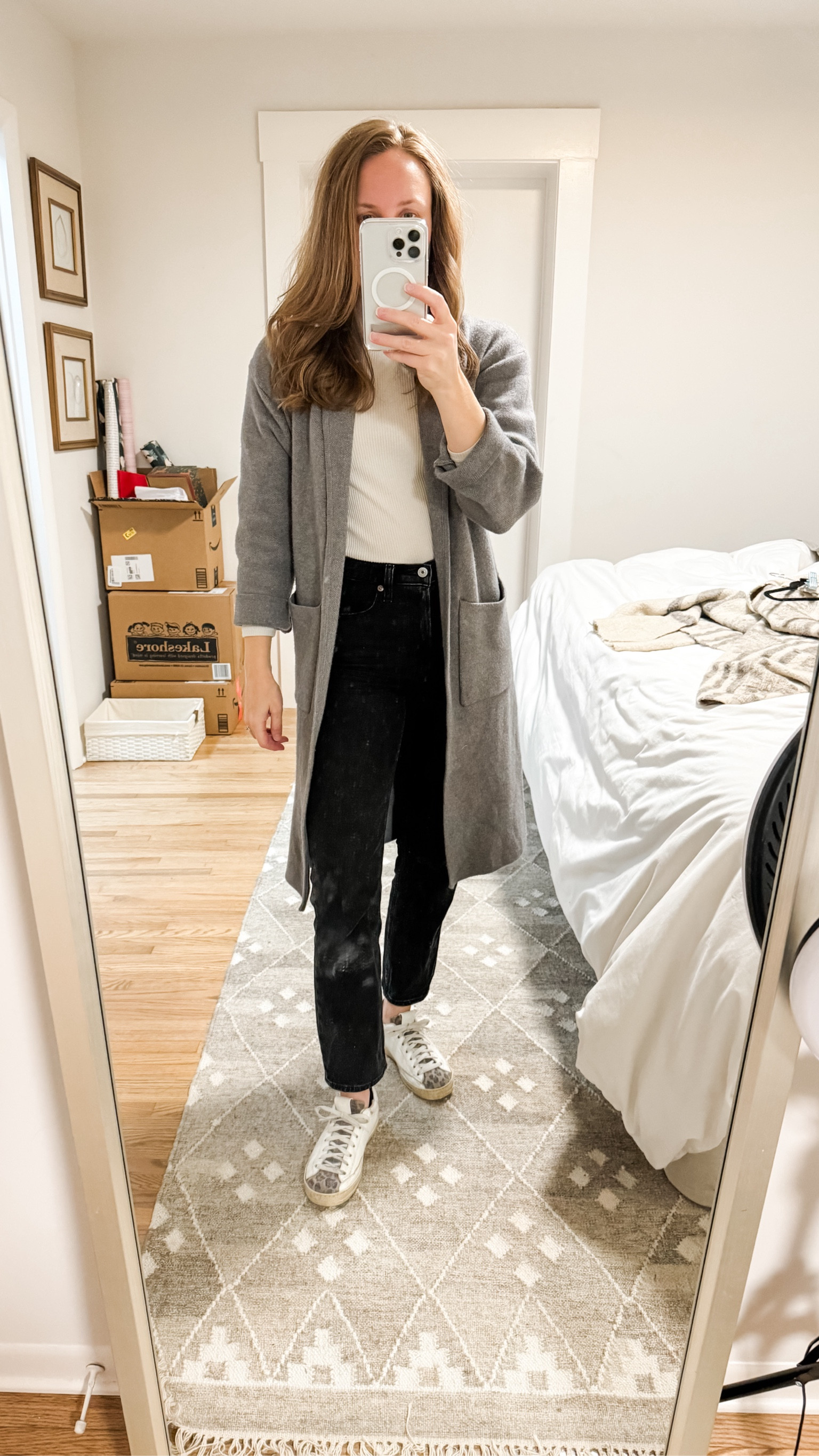 Winter Capsule Wardrobe // winter outfit // coatigan outfit // magic jeans // grey sweater 

#LTKSeasonal