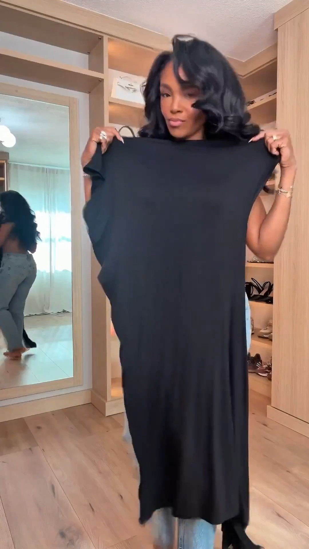 Scroll to shop! A good pair of jeans can CHANGE THE GAME. Loving these ones from @Zara ++ my new favorite travel set 👀

