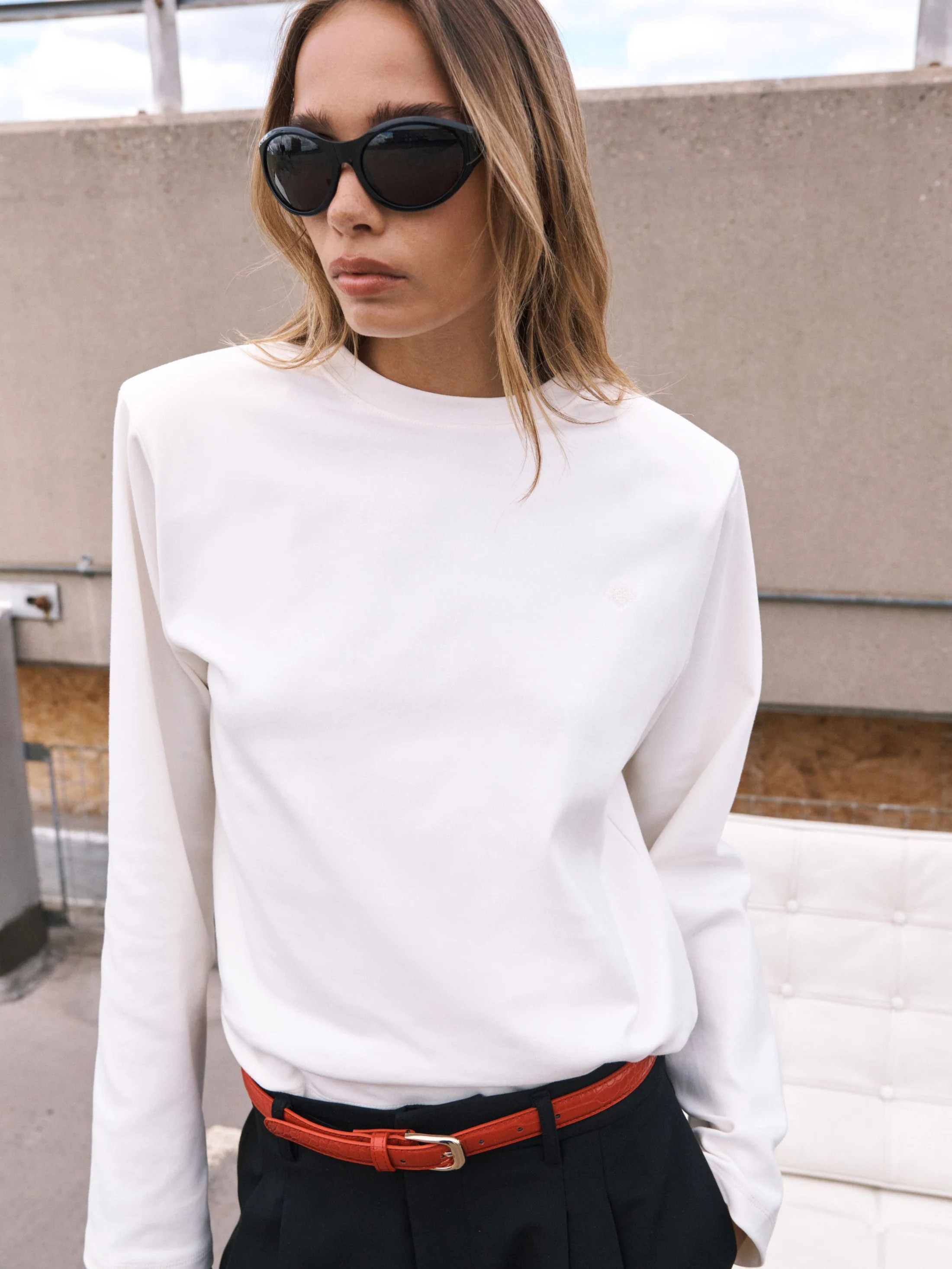 SHOULDER PAD LONG SLEEVE T-SHIRT - OFF WHITE | The Couture Club