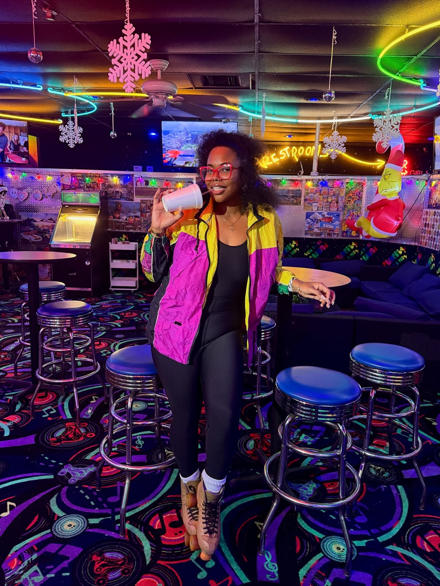 Rolling with the birthday crew 🛼🎉
Skating has always scared me but I’m so glad I stepped out of my comfort zone to celebrate some of my favorite Sags 💚♐️