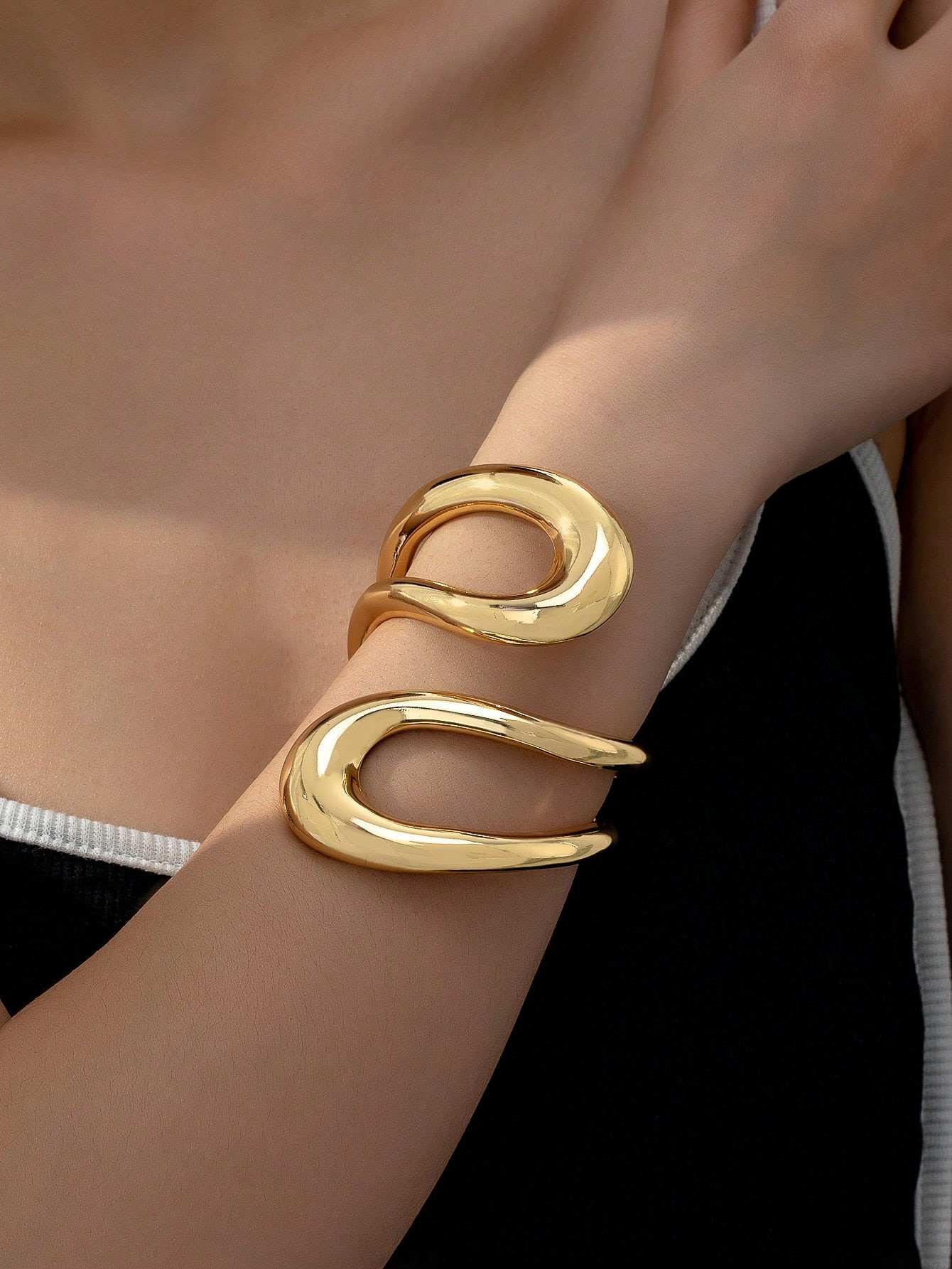 1pc European And American New Geometric Metal Bangle, Minimalist Style Exaggerated Design Streaml... | SHEIN