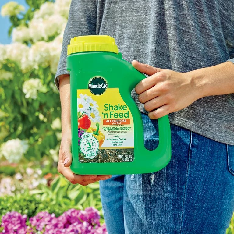 Miracle-Gro Shake 'N Feed All Purpose Plant Food, 4.5 lb., Feeds up to 3 Months | Walmart (US)