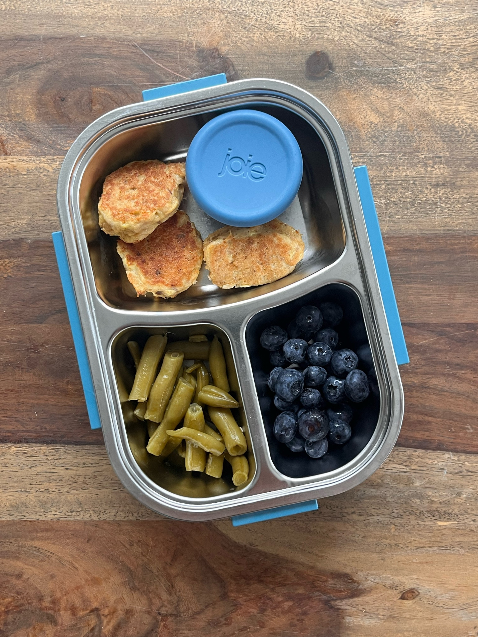The boys have a full week of summer camp this week so I will be packing lots of lunches. Tomorrow’s lunch is green beans, salmon fritters with ketchup, blueberries + (not pictured) granola bites. 

#LTKKids #LTKFamily #LTKBaby