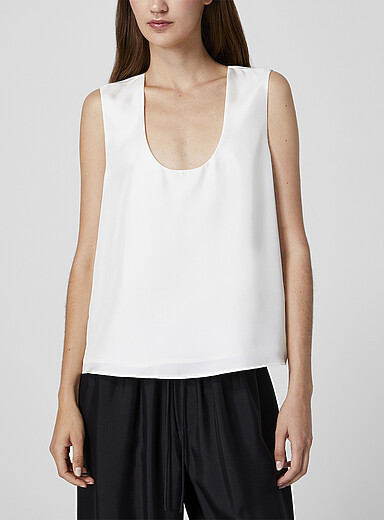 Pure silk minimalist blouse | Simons