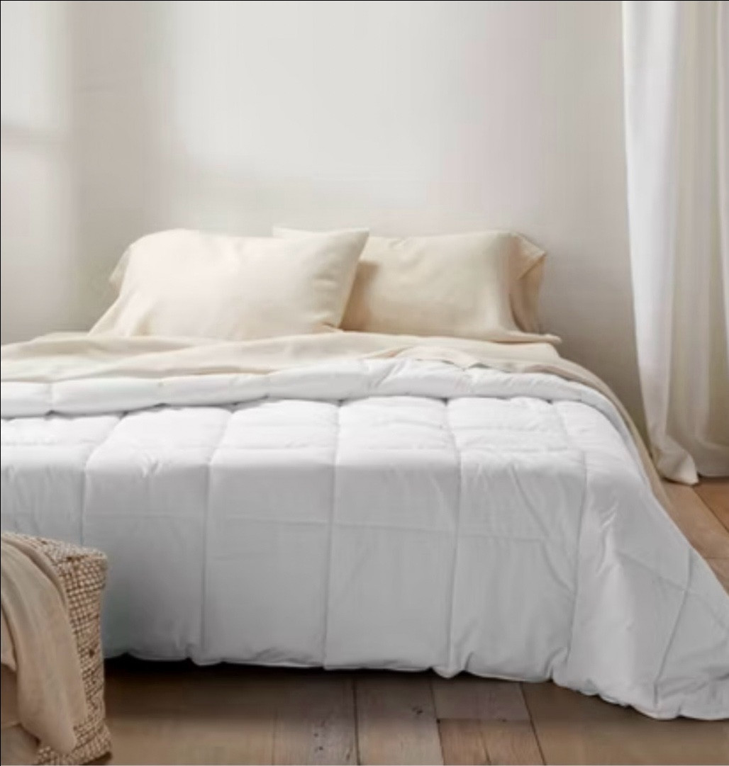 Down comforter caslauna brand

Our clients’ LOVE this down comforter, currently on sale for target circle week! 

#LTKU #LTKSaleAlert #LTKHome