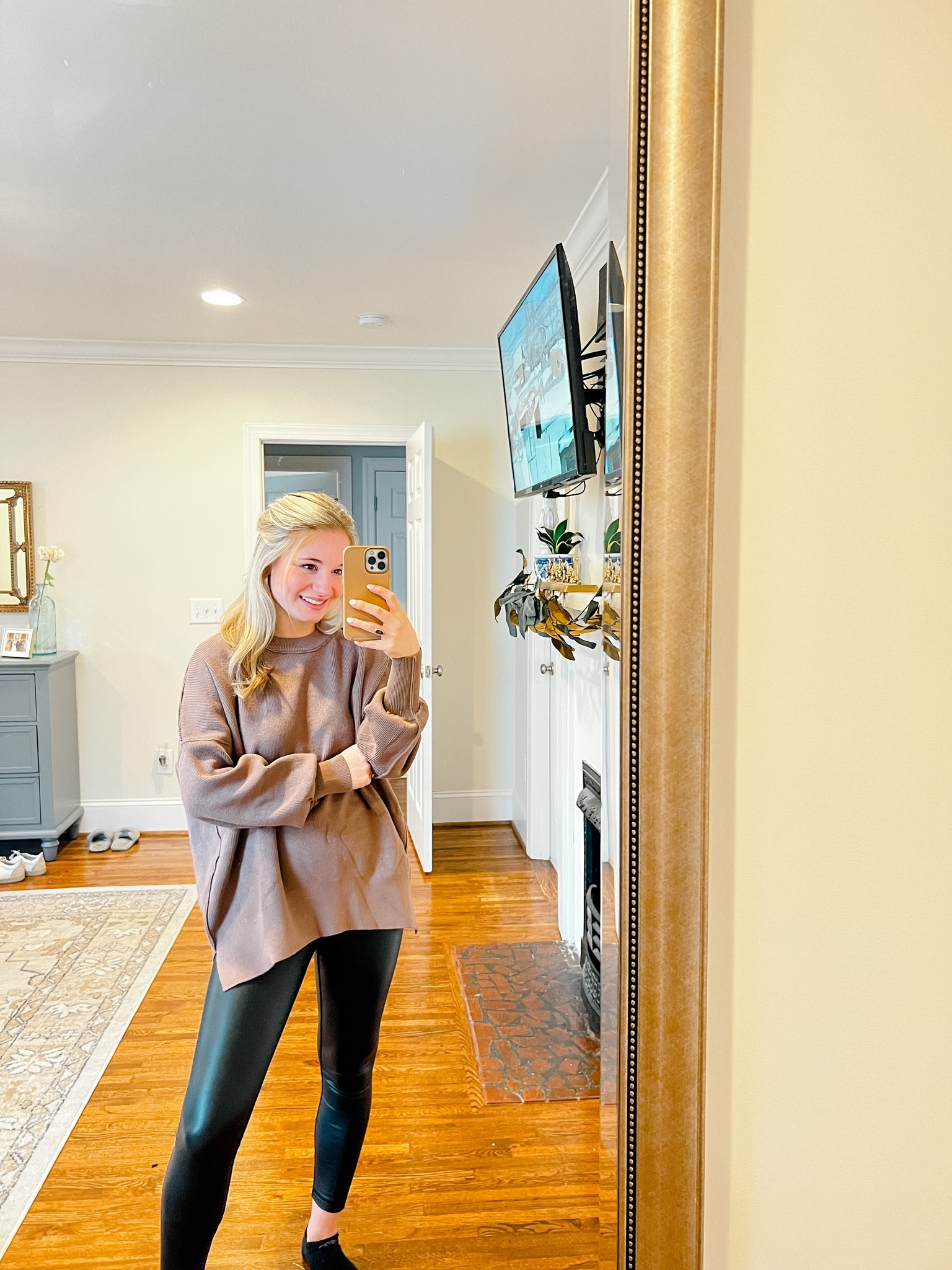 Amazon crewneck sweater // free people dupe // runs true to size wearing a size small 

#LTKstyletip #LTKSeasonal #LTKfit