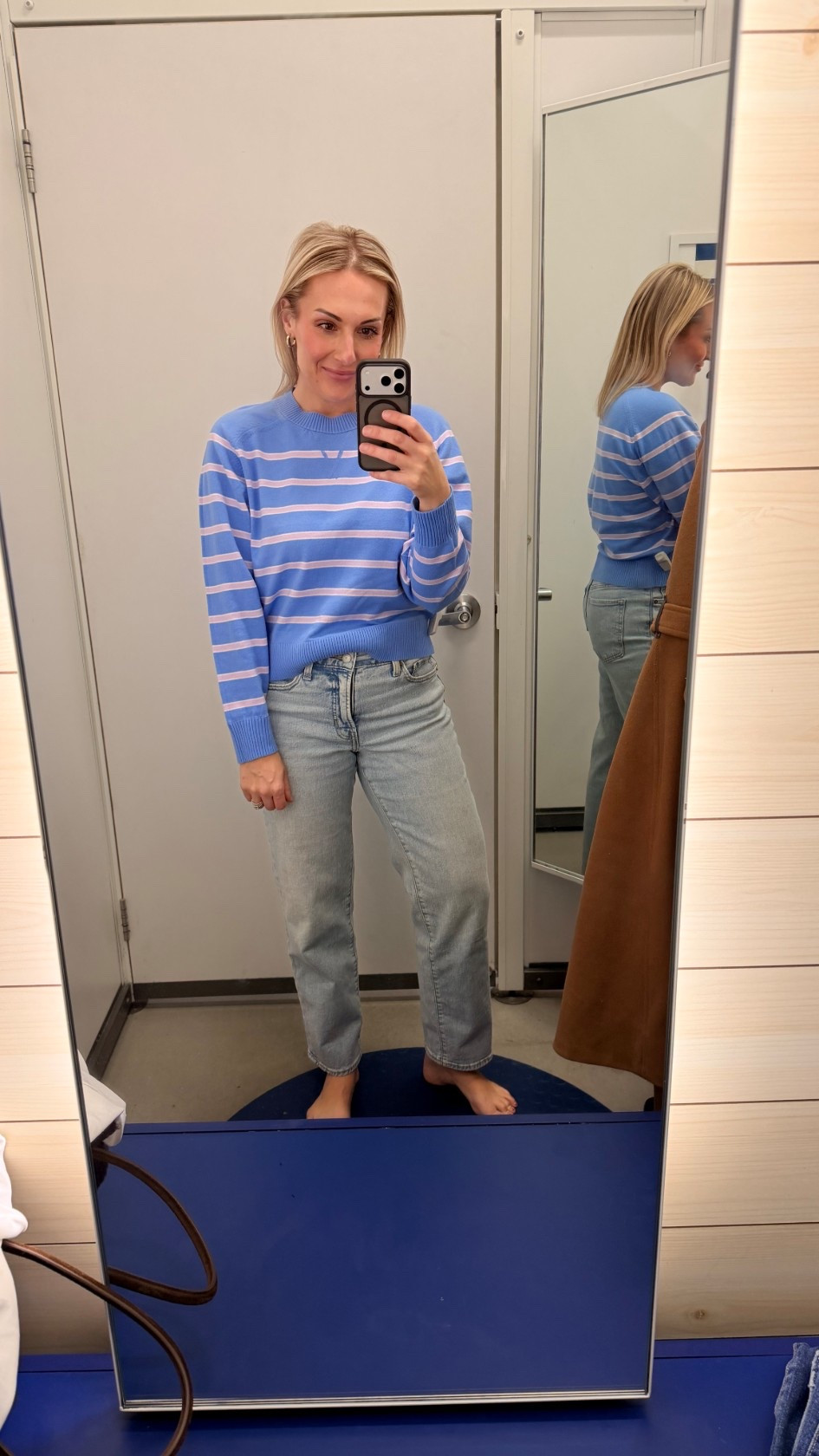 The photos do not do this sweater justice - SO good! The colors, the stripes, the slight balloon sleeve — just perfection👌🏻



#LTKootd