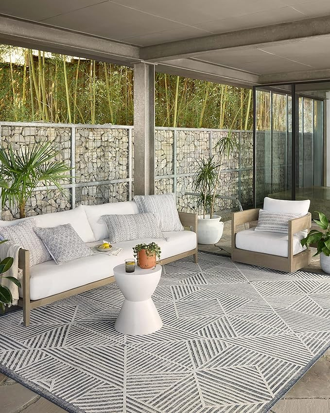 Loloi Rainier Collection RAI-03 Denim/Ivory 5'-3" x 7'-7" Area Rug | Amazon (US)