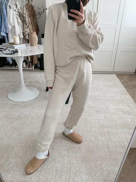 Jenni Kayne everyday sweats and sweatshirt. These are the best, so soft and comfy. On sale. Use code LDW20

Sweatshirt - Jenni Kayne medium
Sweats - Jenni Kayne xs
Clogs - jenni Kayne 36
Socks - Hanes 