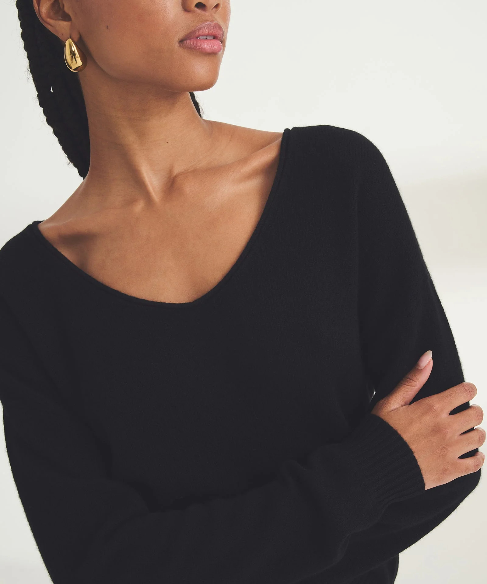 Lightweight Cashmere V-Neck Sweater | NAADAM