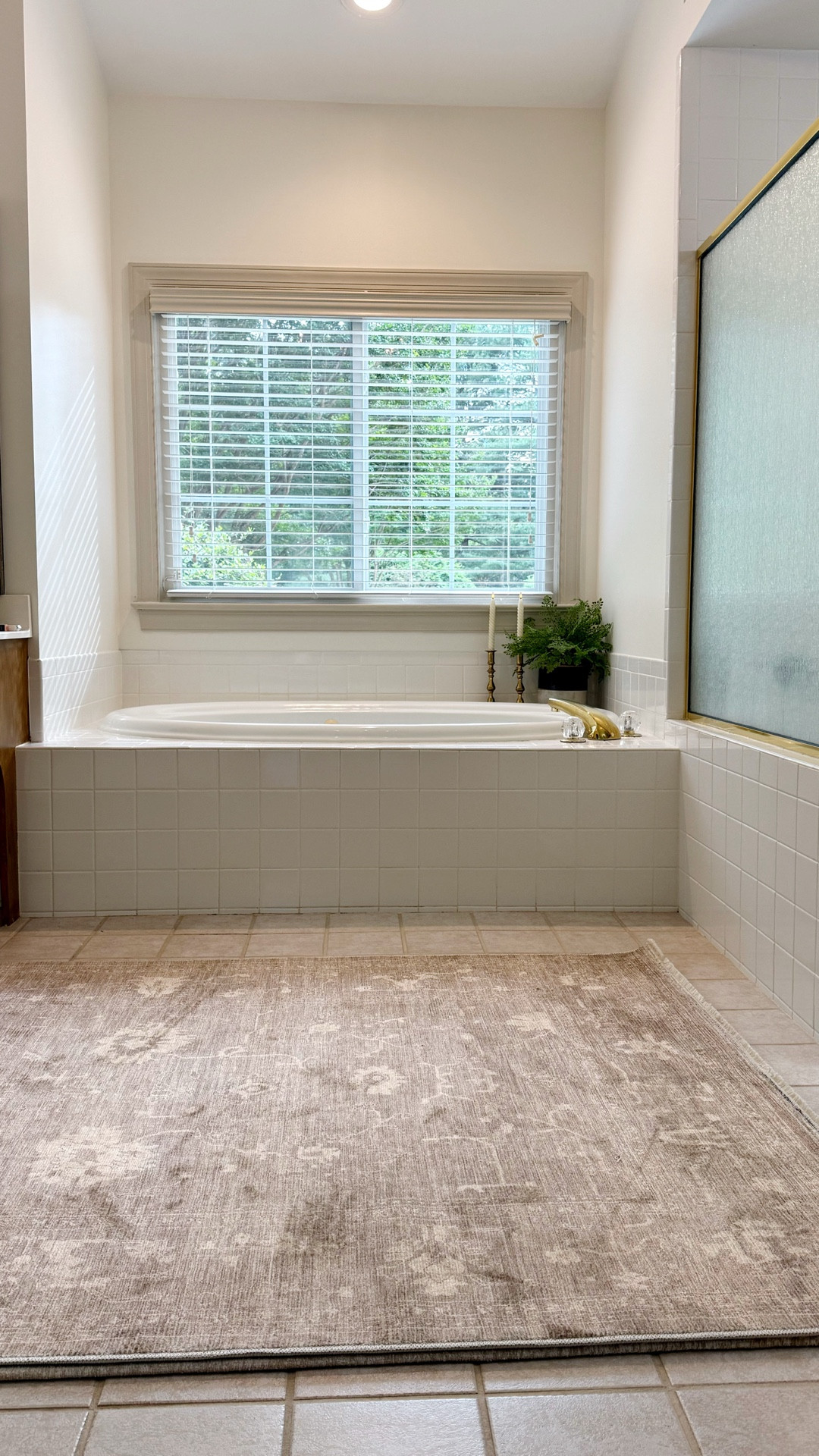 I am loving this new Boutique Rig we have in our bathroom.  It’s super soft and comes in multiple sizes.  It’s neutral so you can use it in any room in your home. 

#LTKSaleAlert #LTKHome