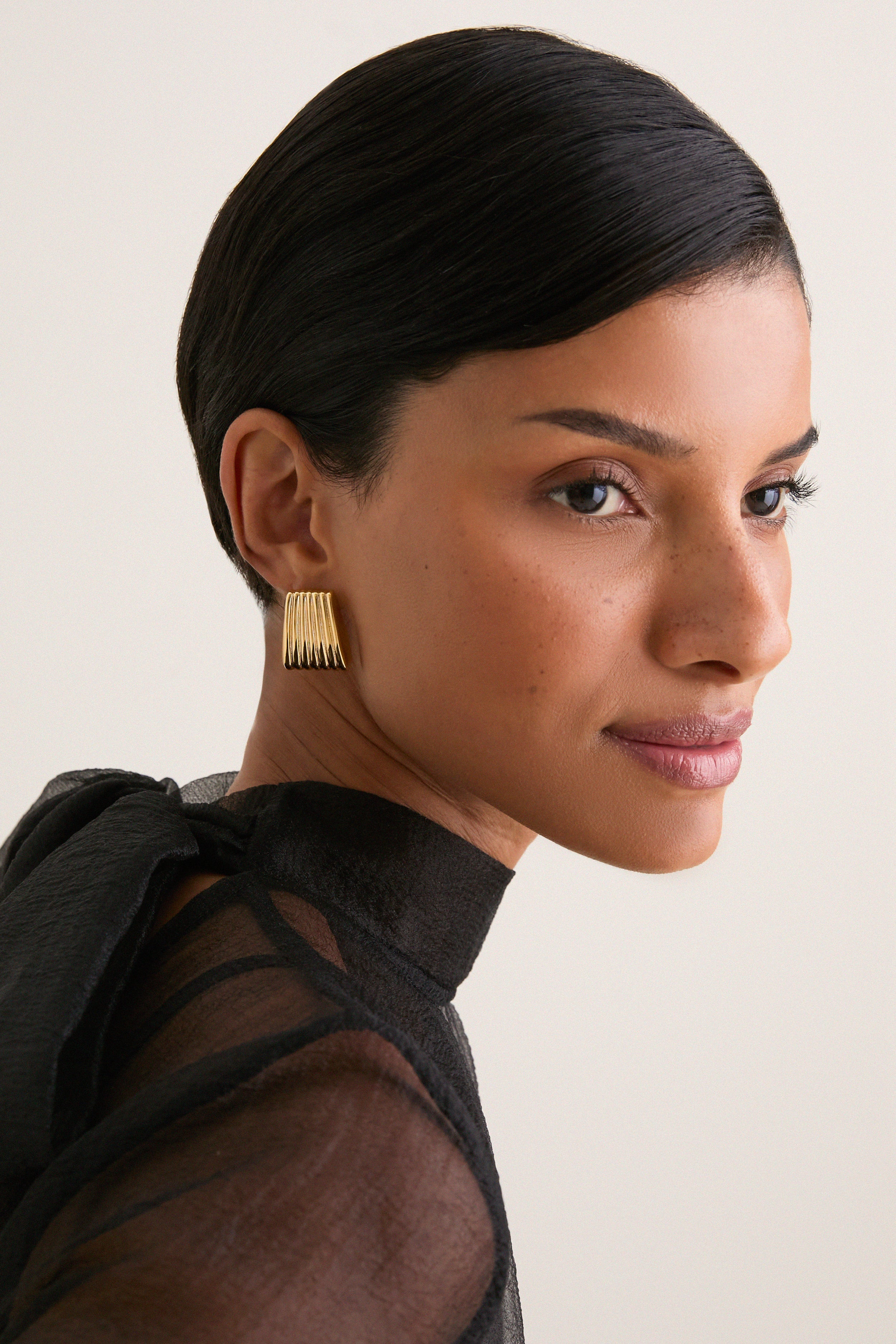Gold Ribbed Earrings | Tuckernuck (US)