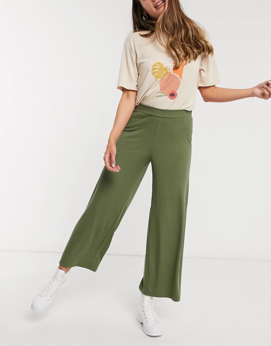 Pieces Kym mid waist wide leg cropped pants-Green | ASOS (Global)