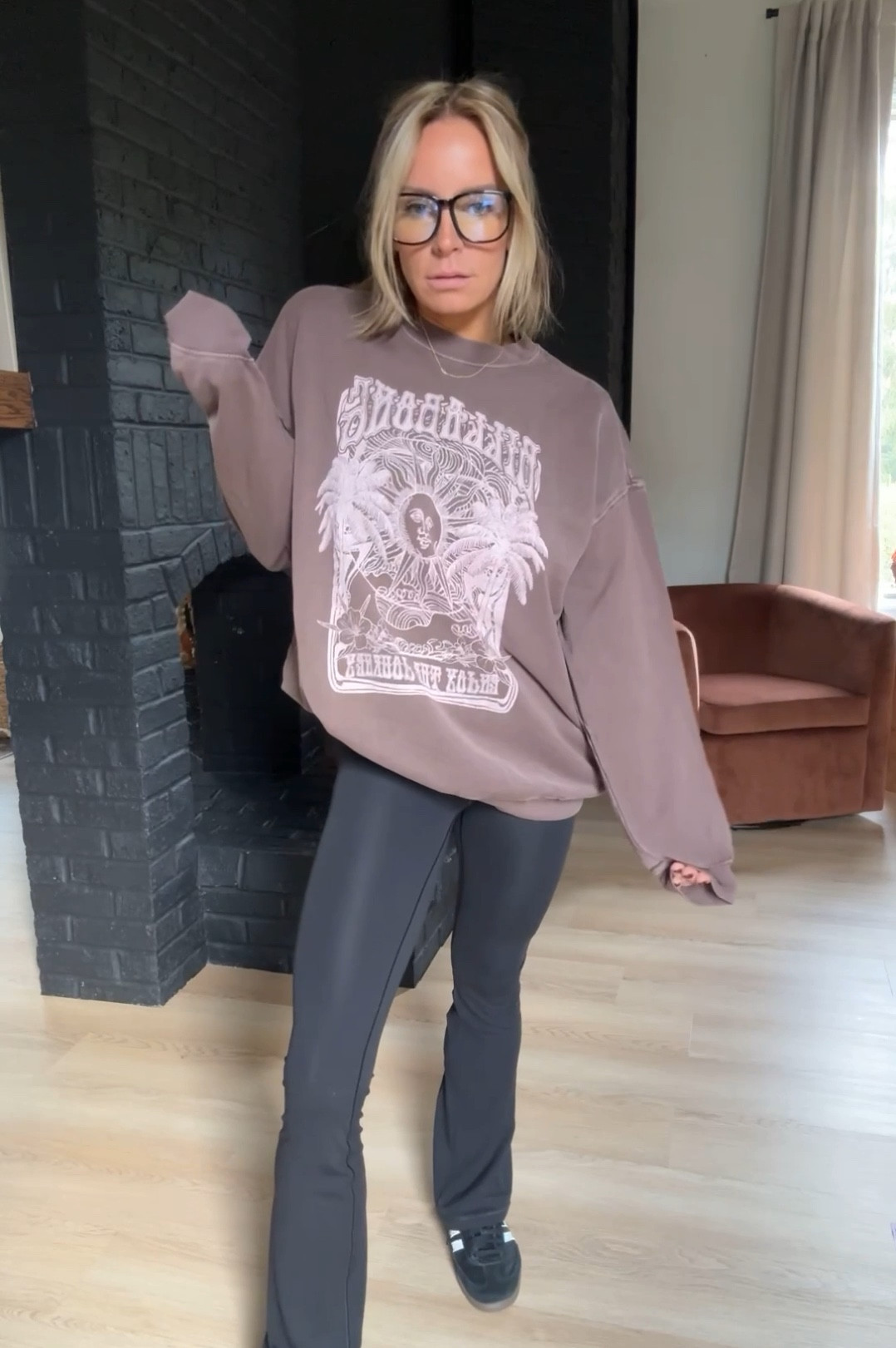 Recreating another fall Pinterest look 🤎
Red set: small
Yoga pants: x-small
Sweatshirt medium
Vest: medium 

#athleisure #fallfashion #yogapants #graphicsweatshirt 

#LTKStyleTip #LTKActive #LTKShoeCrush