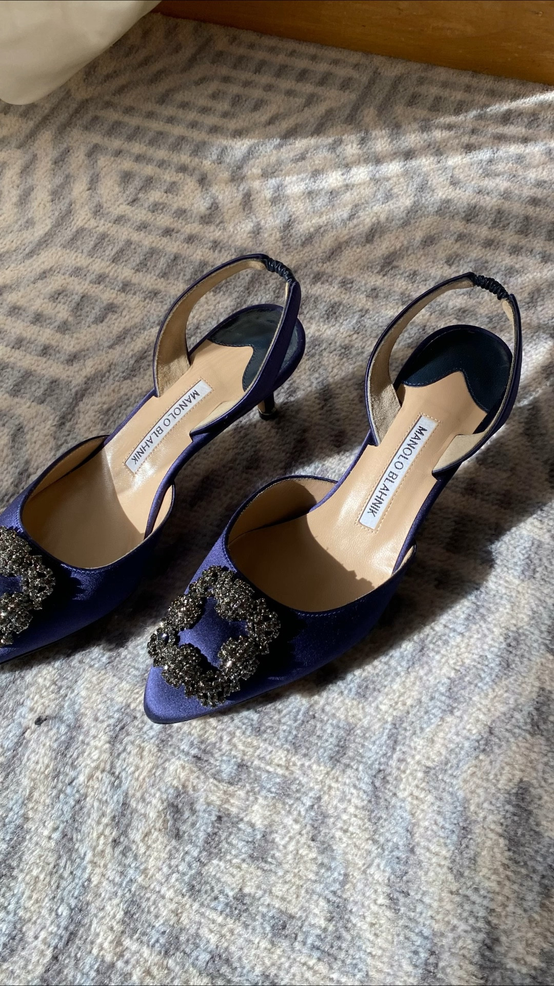 These shoes know where she’s going
#WeddingShoes #BridalDetails
#BrideStyle #LuxuryBride
#WeddingAccessories #BridalFashion
#BridalEditorial #ModernBride
#WeddingDayDetails #ShoeLove


#LTKValentine #LTKWedding