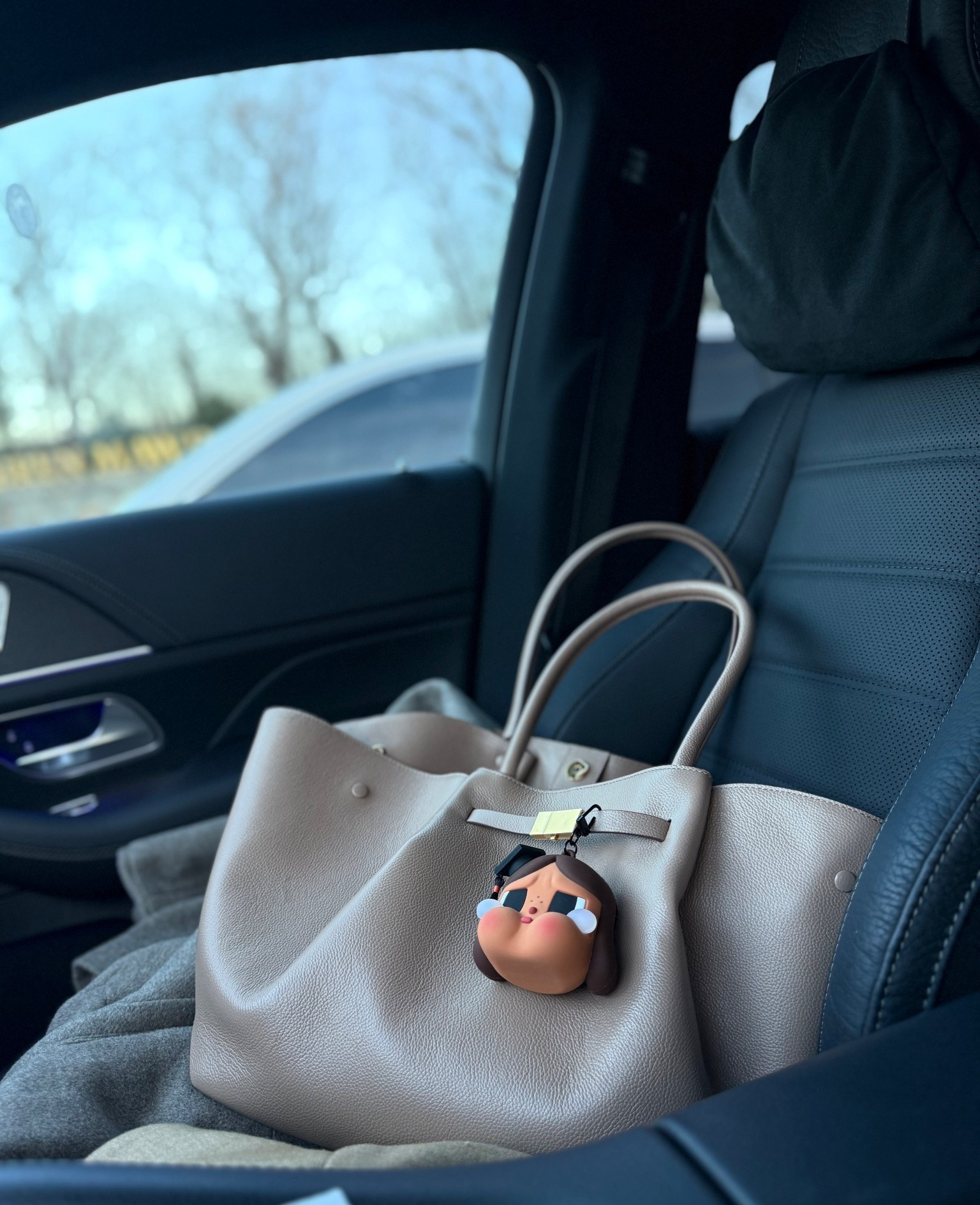 Demellier New York Work bag and bag charm/ AirPod holder 

#LTKootd #LTKFindsUnder100 #LTKOver40