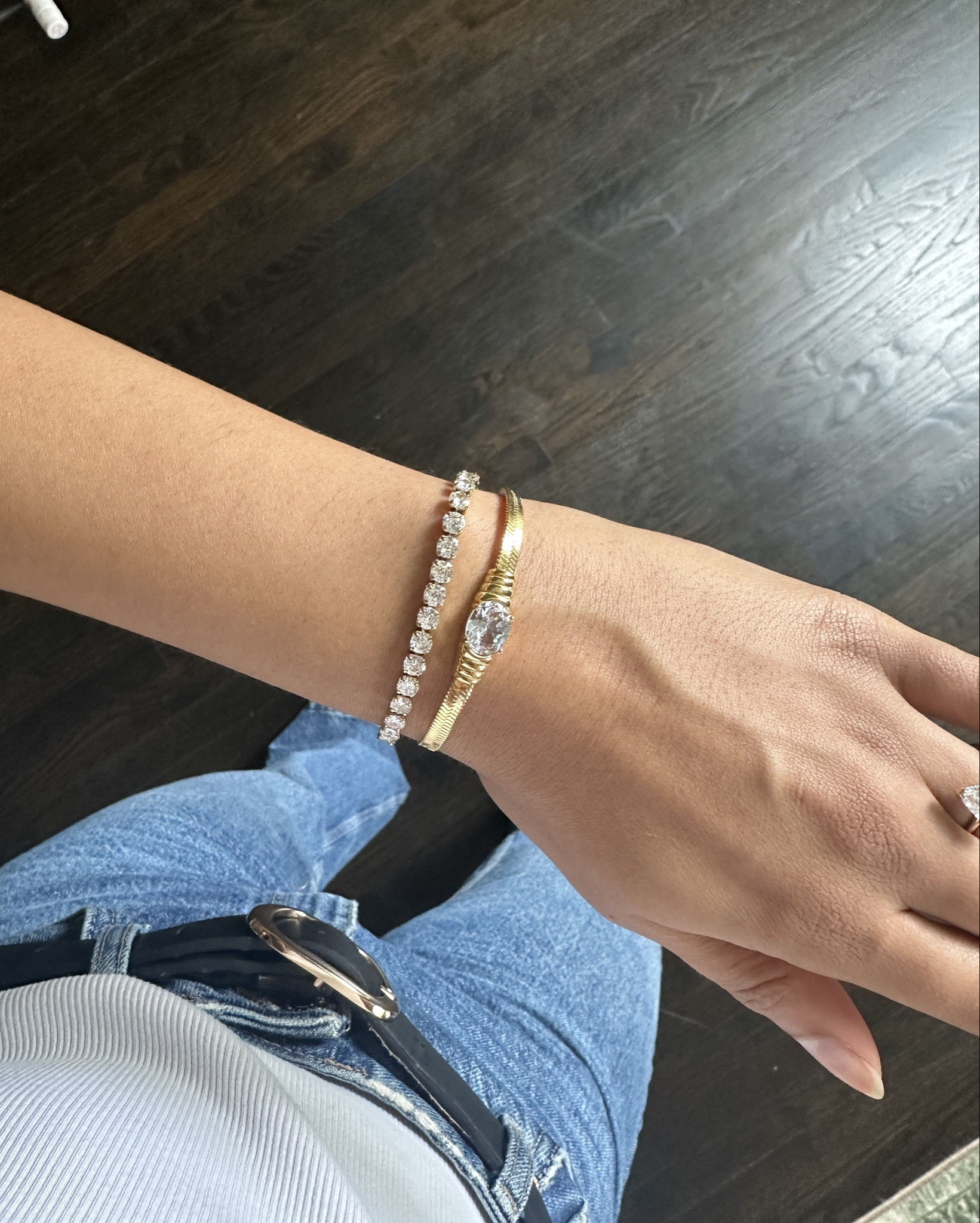 #goldjewelry #mixedmetal #rings #loafers #springfashion #goldwatch

#LTKWatchNow #LTKSeasonal #LTKFindsUnder100