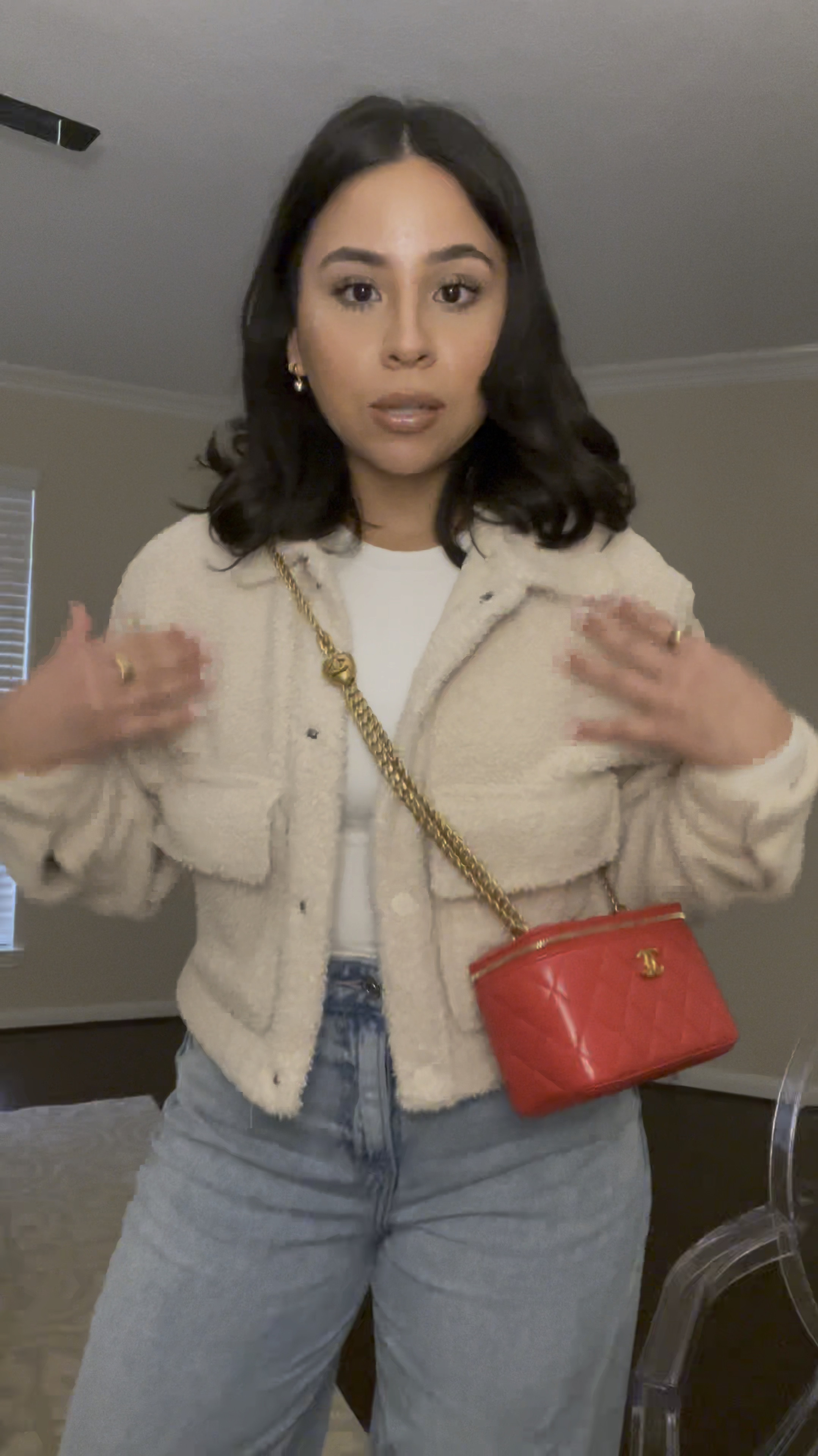 Movies outfit idea 
Cropped Sherpa jacket: old, linked similar 
Lightwash baggy jeans: 2 short 
White seamless long sleeve: small 
Gold puffer heart earrings 
Red Chanel sweetheart vanity bag 
Milani lip liner “café au lait” 
Sephora collection lip gloss “XXL NUDE” 


#LTKPetite #LTKBeauty #LTKStyleTip
