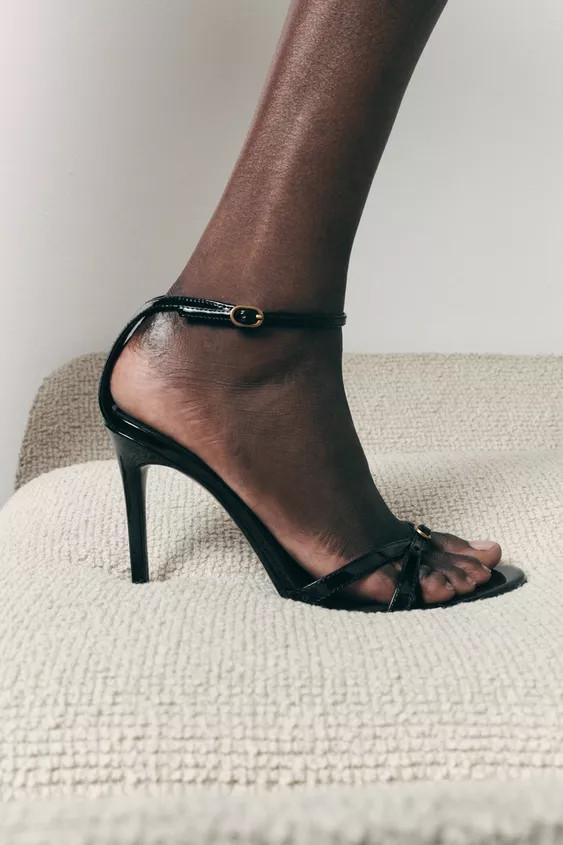 HIGH-HEEL BUCKLE SANDALS | Zara UK