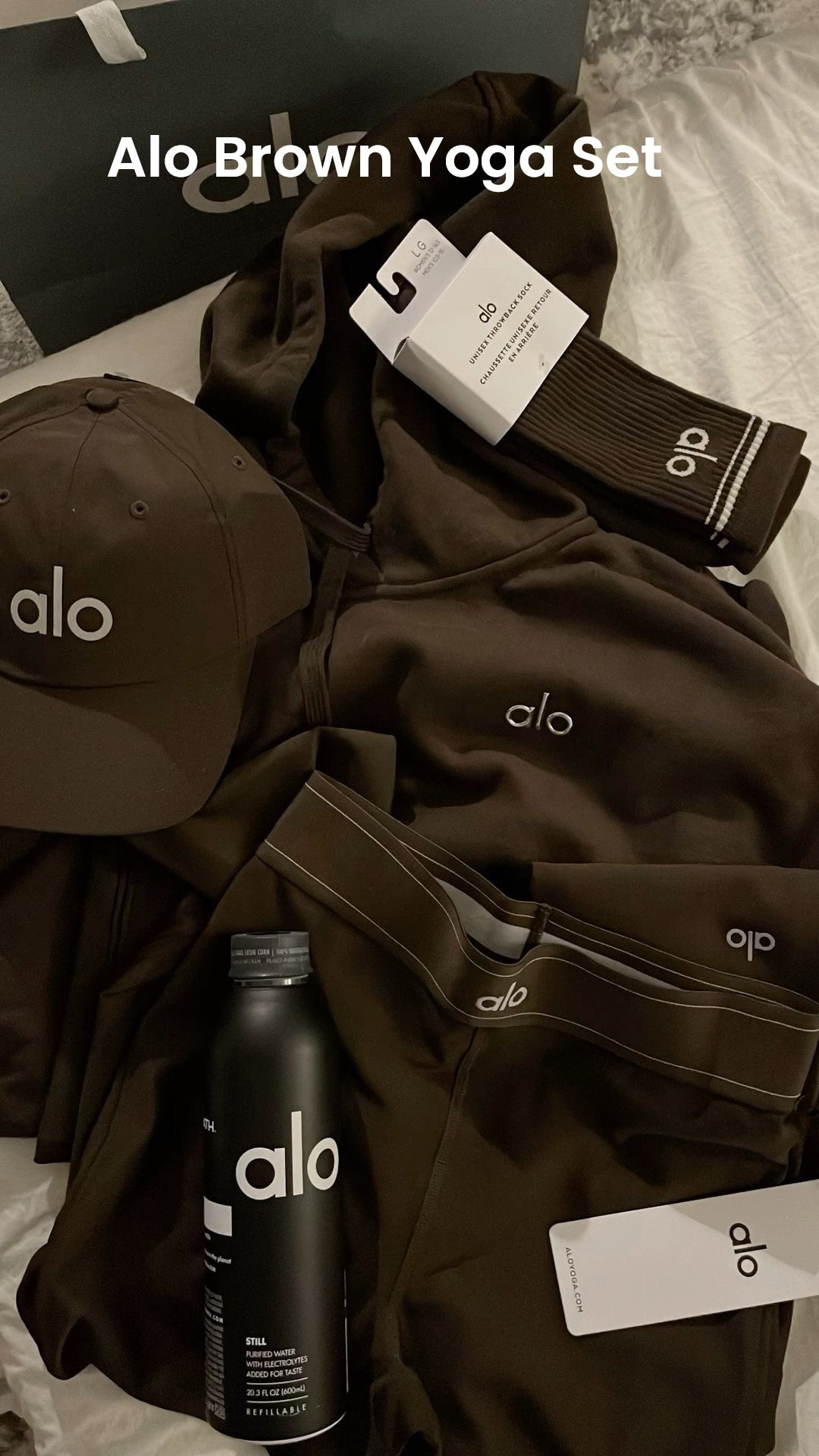 Alo Brown Yoga Set 🥰 Perfect For Fall and Winter 

#LTKBeauty #LTKGiftGuide #LTKHalloween