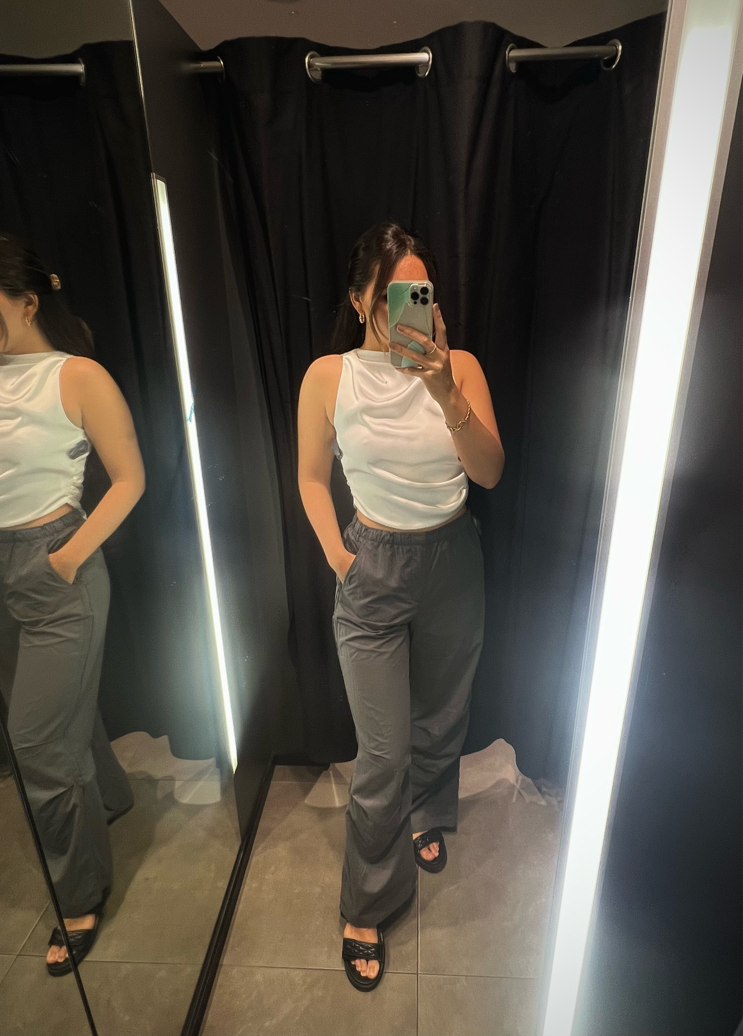Zara Satin Open Back Top : 2442/650
Zara Full Length Nylon Blend Trousers : 7102/400

#zara #zarafinds #zarahaul #nylontrousers #cargopants #satintop #satinopenbacktop

#LTKunder100 #LTKfit #LTKstyletip