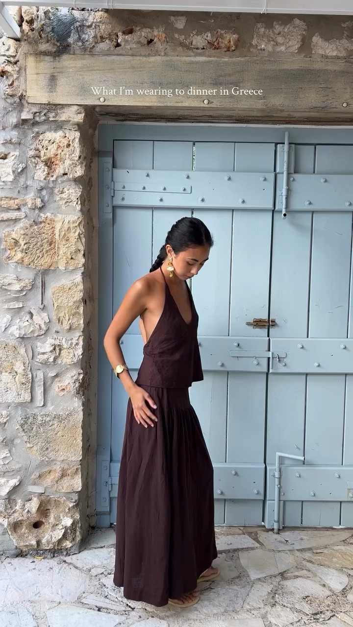 euro summer outfits loading 🌀 🤎🐚🌞

@freepeopleeu set
@mango earrings
@bahaykubo__ scrunchie 

#summeroutfitinspo #eurosummer