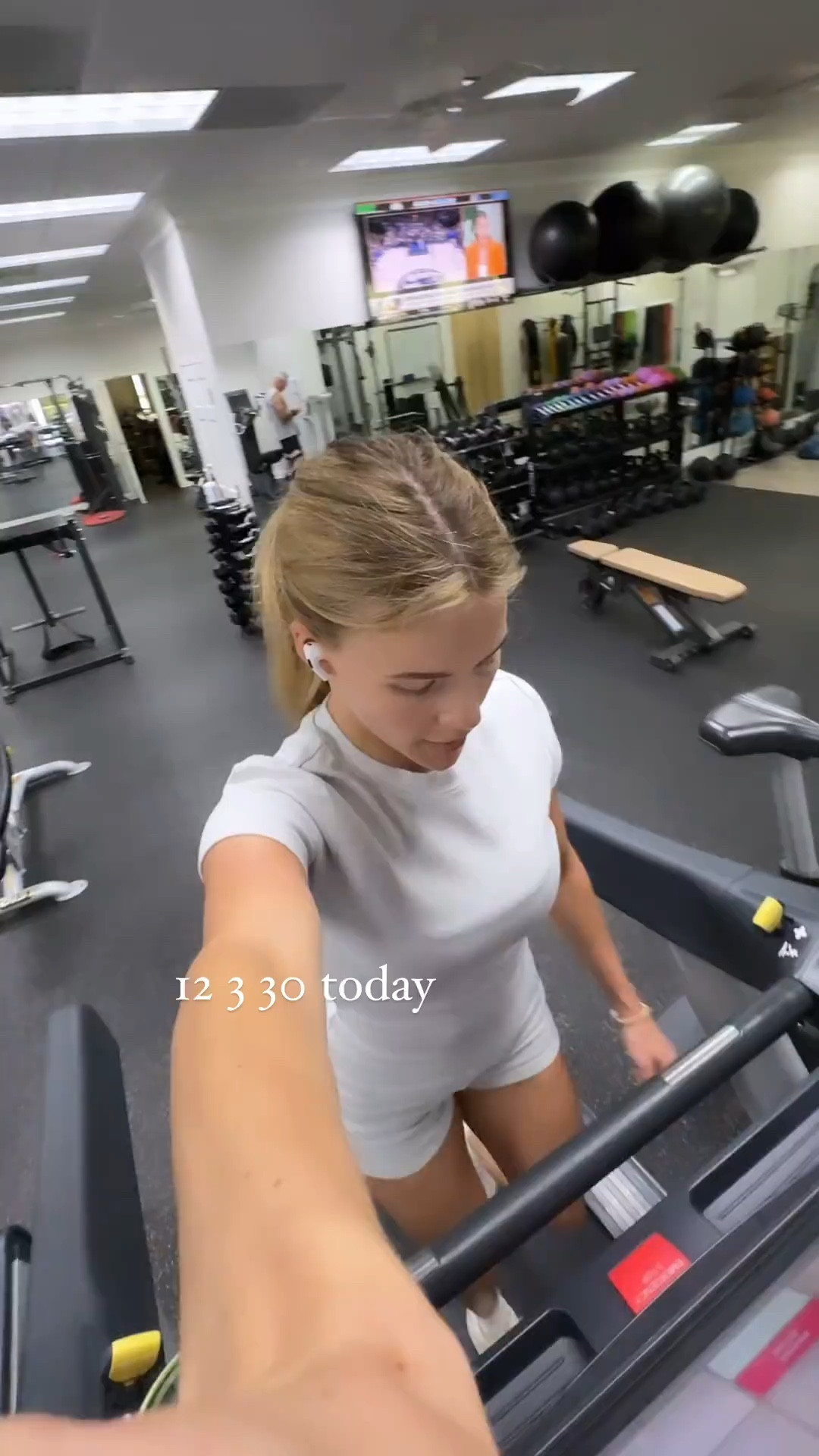 12 3 30 in the gym today! This set is perfect for the gym or just hanging out around the house. 

amazon l amazon set l amazon top