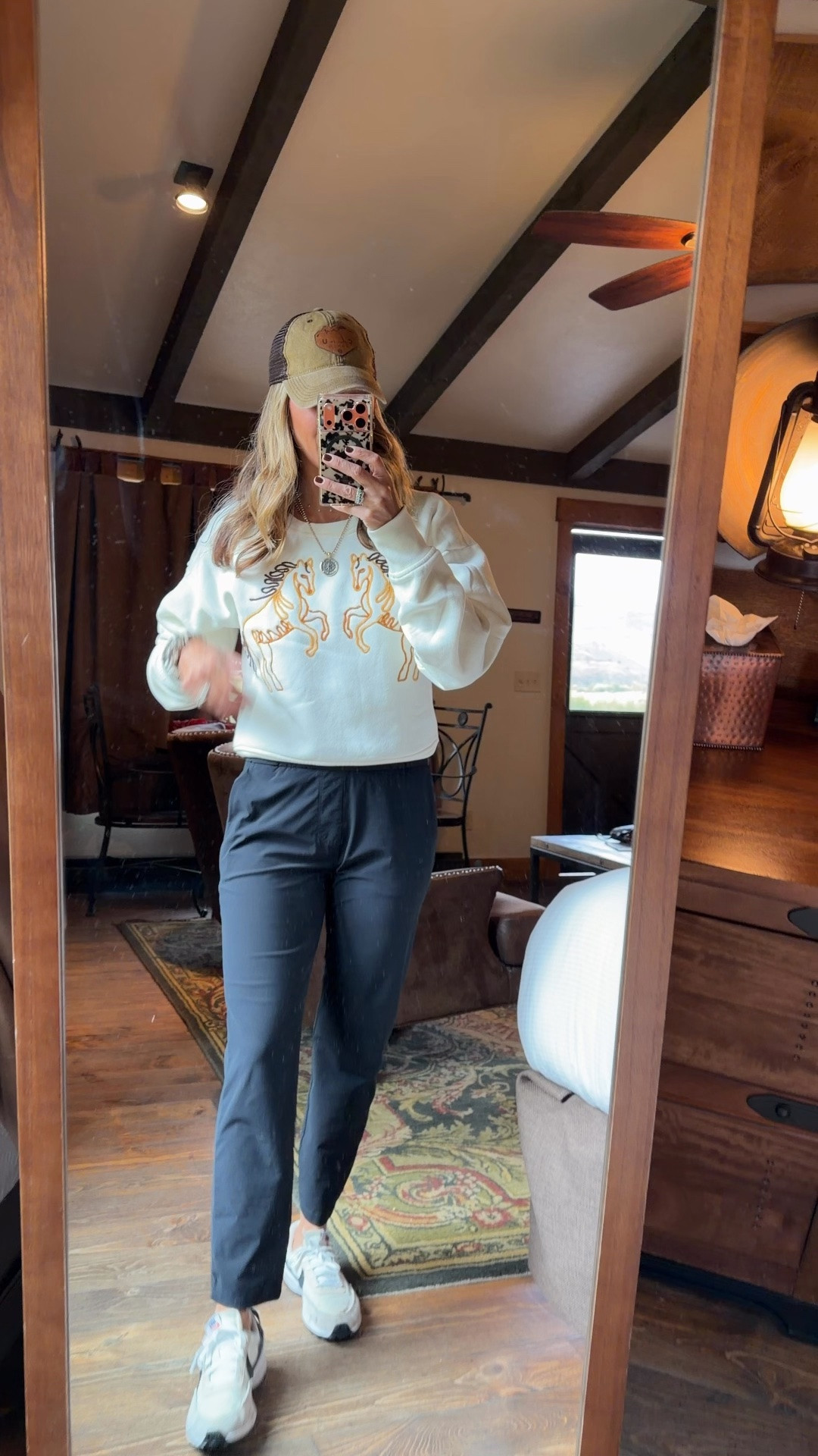 This western sweatshirt is just so cute! Runs tts

#LTKdayinmylife #LTKTravel #LTKSeasonal