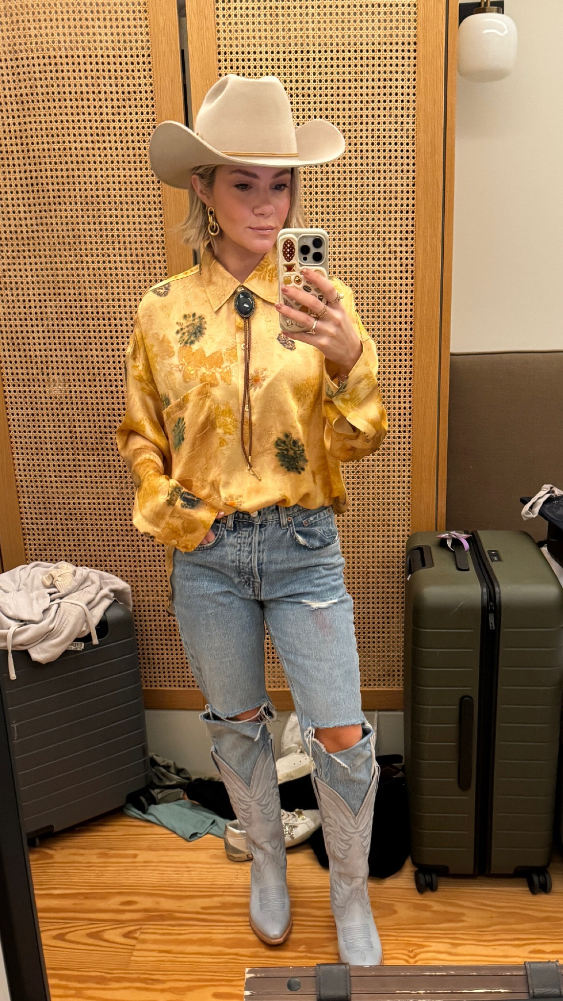 Bringing a little Nashville to Portugal! My outfit to go visit the facility where our hats are made!! Spring outfit, jeans, vacation outfit

#LTKshoecrush #LTKtravel #LTKstyletip