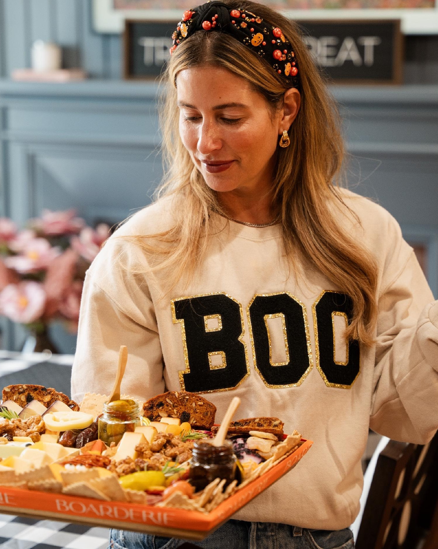 My spooky season plans just got a serious upgrade! 🎃 No tricks, just treats with this amazing Char-BOO-terie board from @Boarderie! Seriously, the moment this box arrived, I knew our Halloween party was going to be a success. It's so beautifully arranged and has the perfect mix of delicious cheeses, meats, and holiday-themed goodies.

This is the ultimate stress-free appetizer for any Halloween get-together, and your guests will be so impressed. Plus, those perfectly placed crackers are just begging to be paired with something delicious!

You can find my exact Char-BOO-terie board and all my other party must-haves linked in my LTK Shop! Go to the link in my bio or the @Shop.LTK app to shop directly!

#ad #boarderie #boarderiepartner #HalloweenFood #CharcuterieBoard #SpookySeason

@Shop.LTK #liketkit https://www.shopltk.com/explore/AlissaDiSanto_