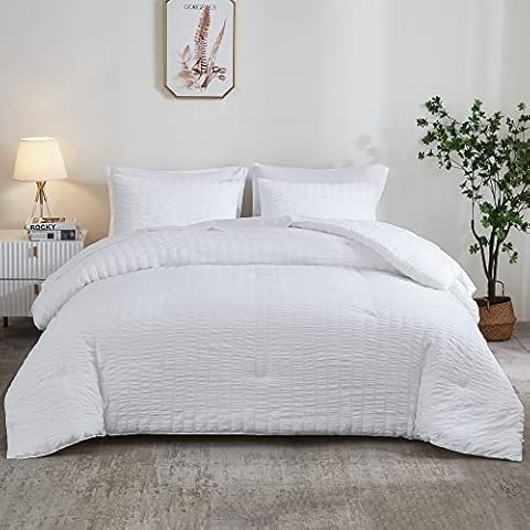 CozyLux Queen Bed in a Bag White Seersucker Comforter Set with Sheets 7-Pieces All Season Bedding... | Amazon (US)
